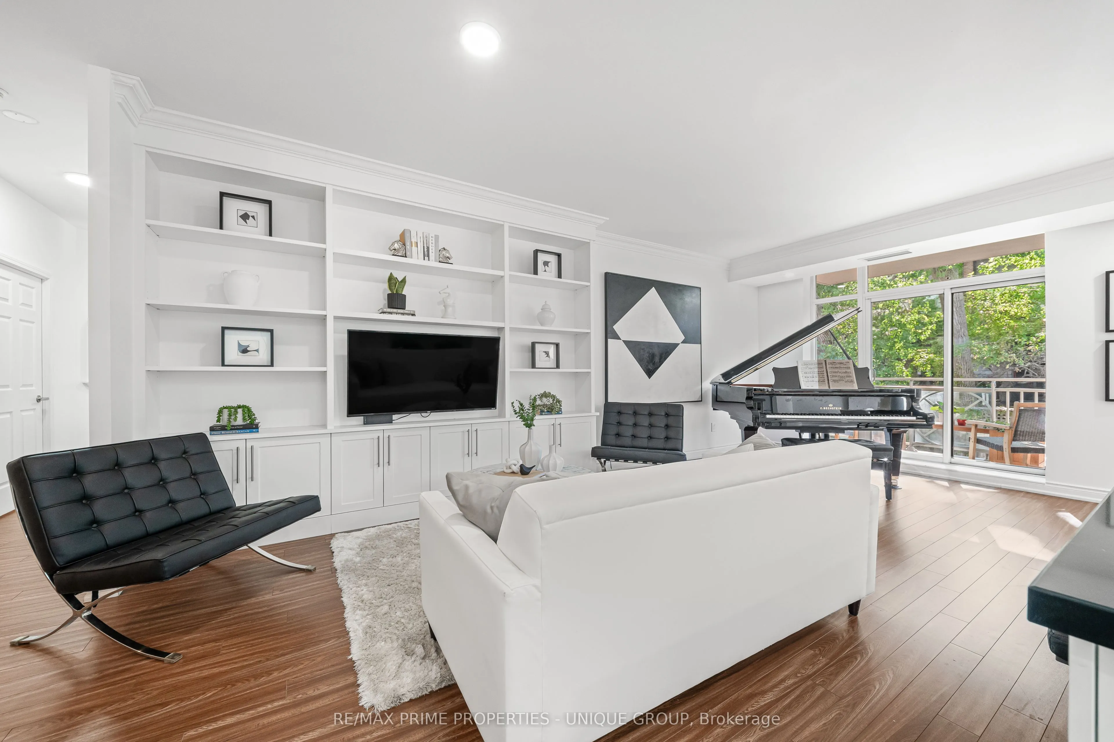 2511 Bloor Street W #202