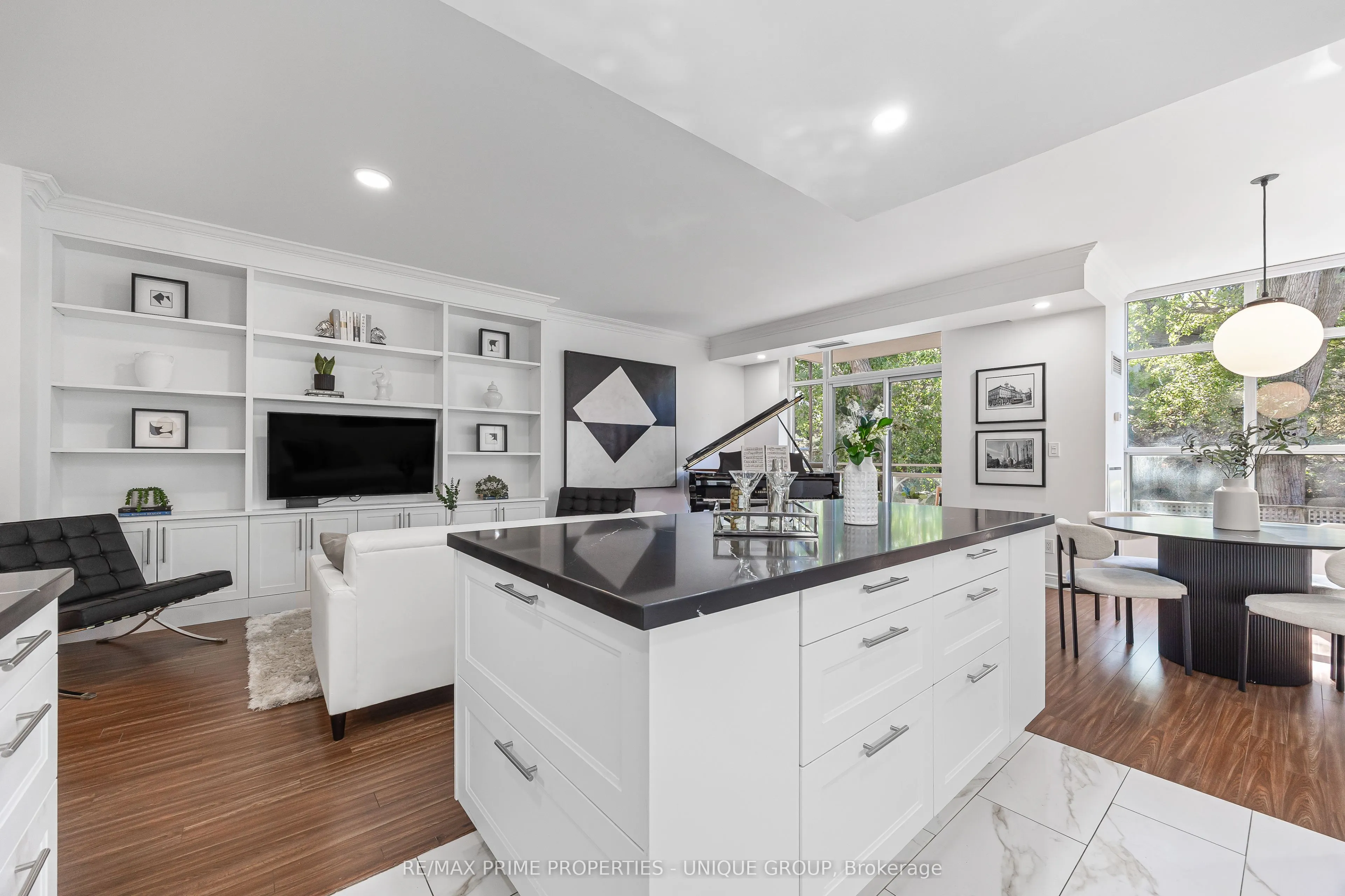 2511 Bloor Street W #202