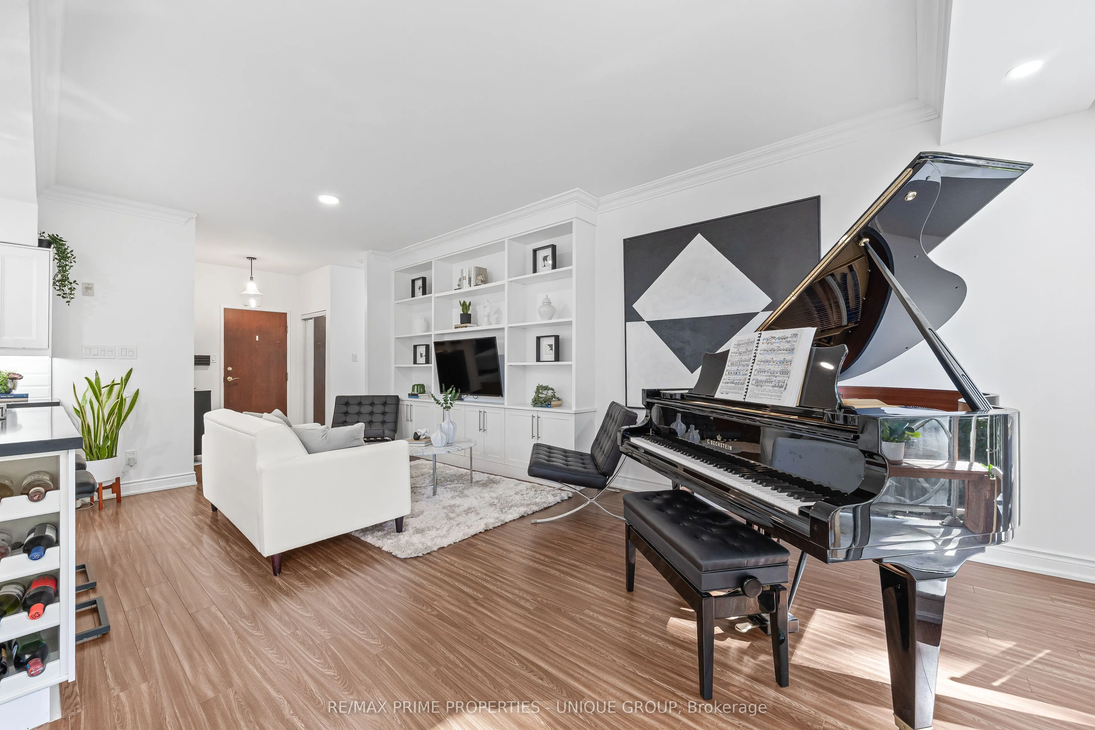 2511 Bloor Street W #202