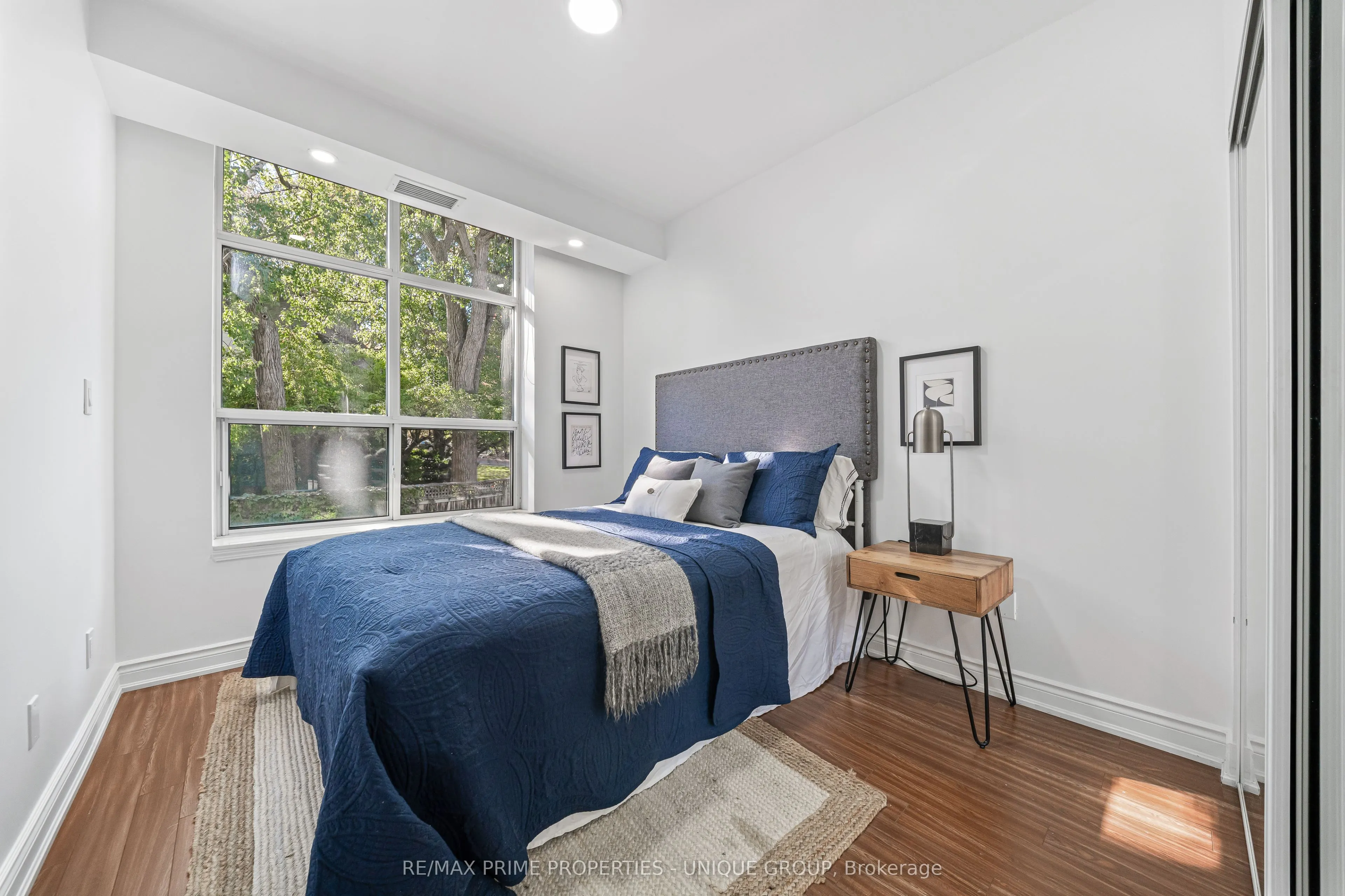 2511 Bloor Street W #202