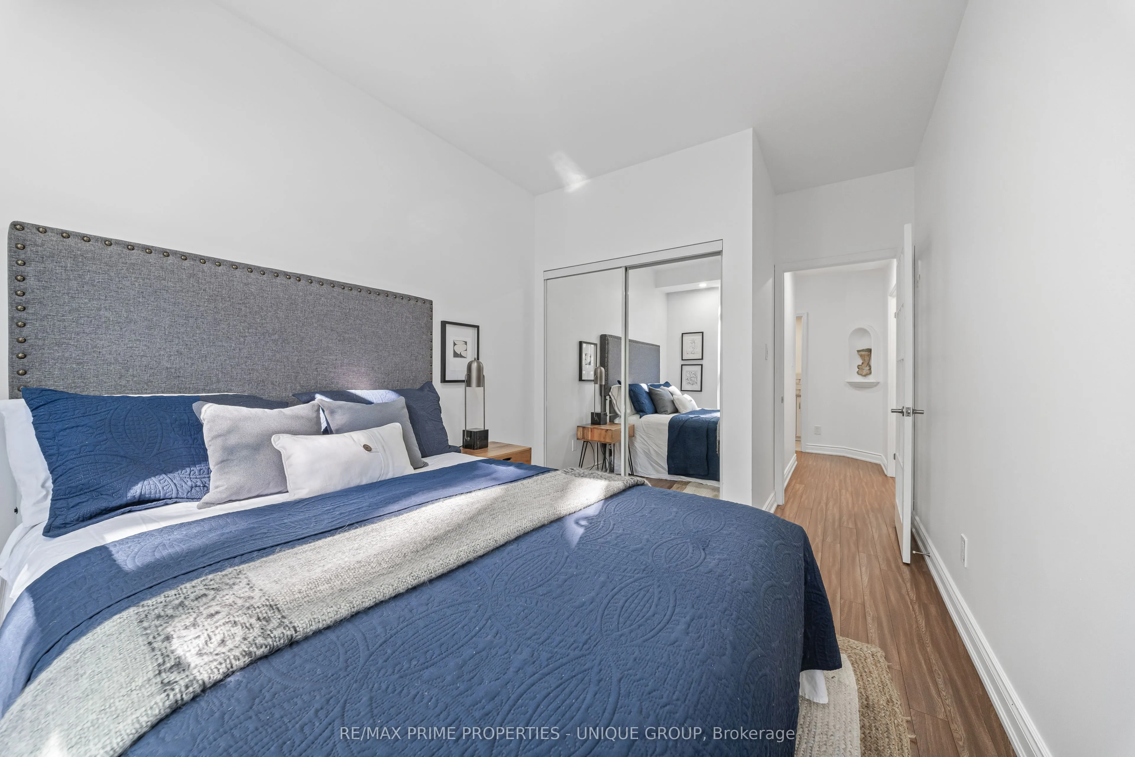 2511 Bloor Street W #202