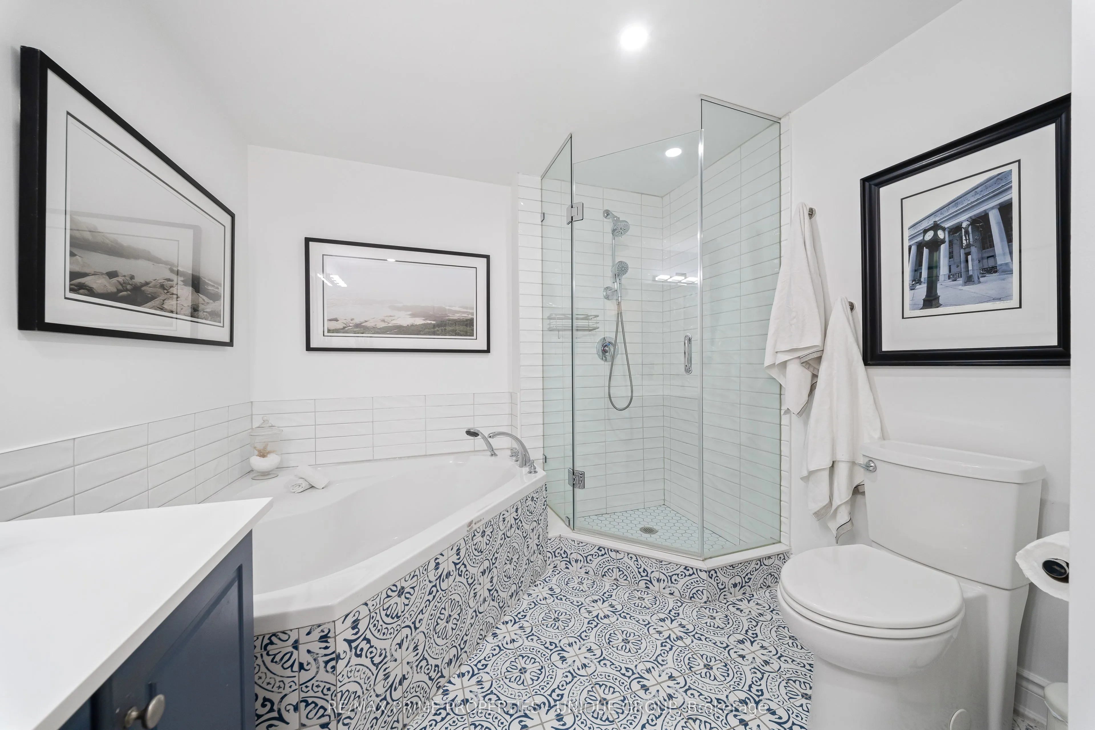 2511 Bloor Street W #202