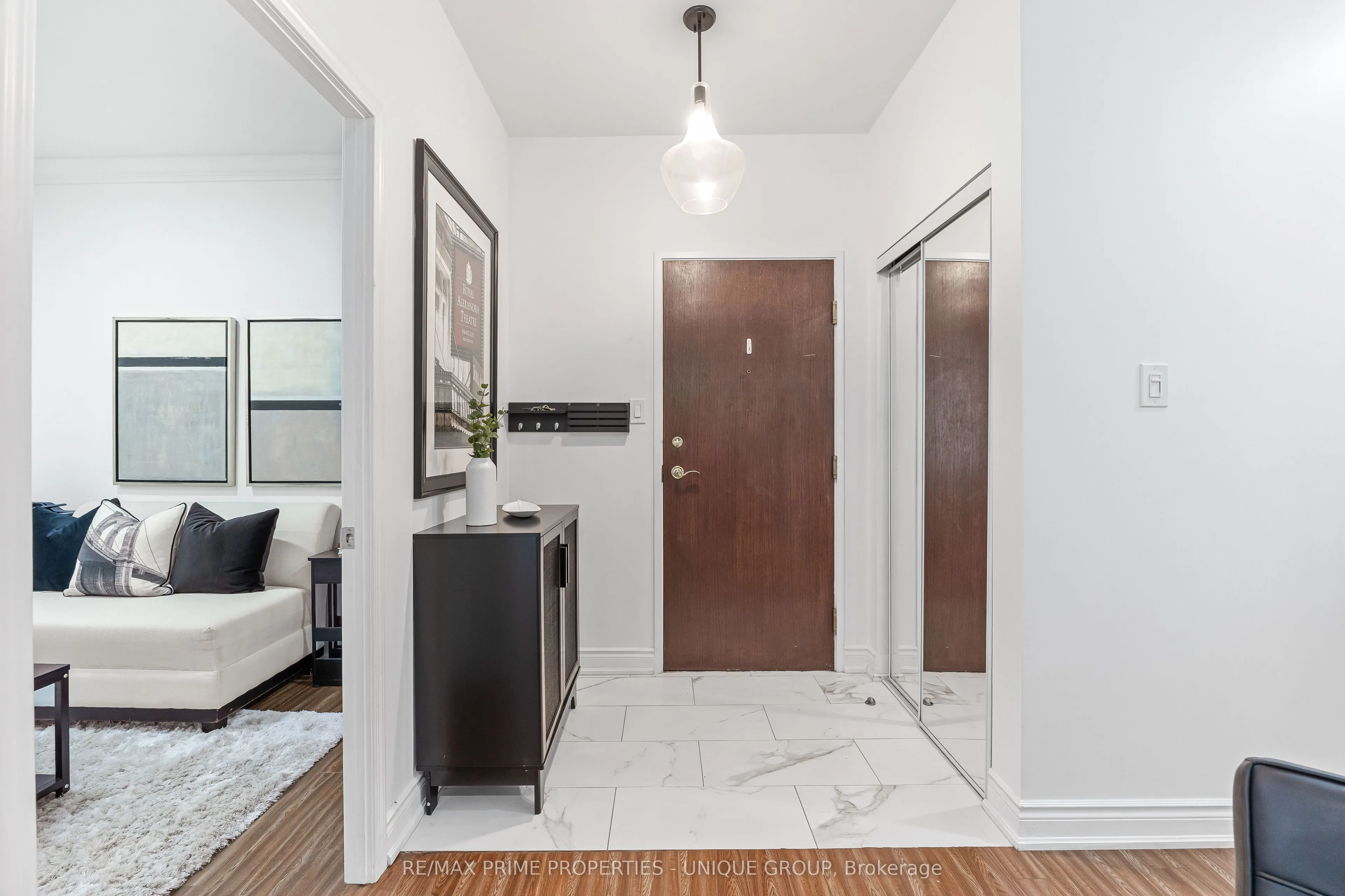 2511 Bloor Street W #202