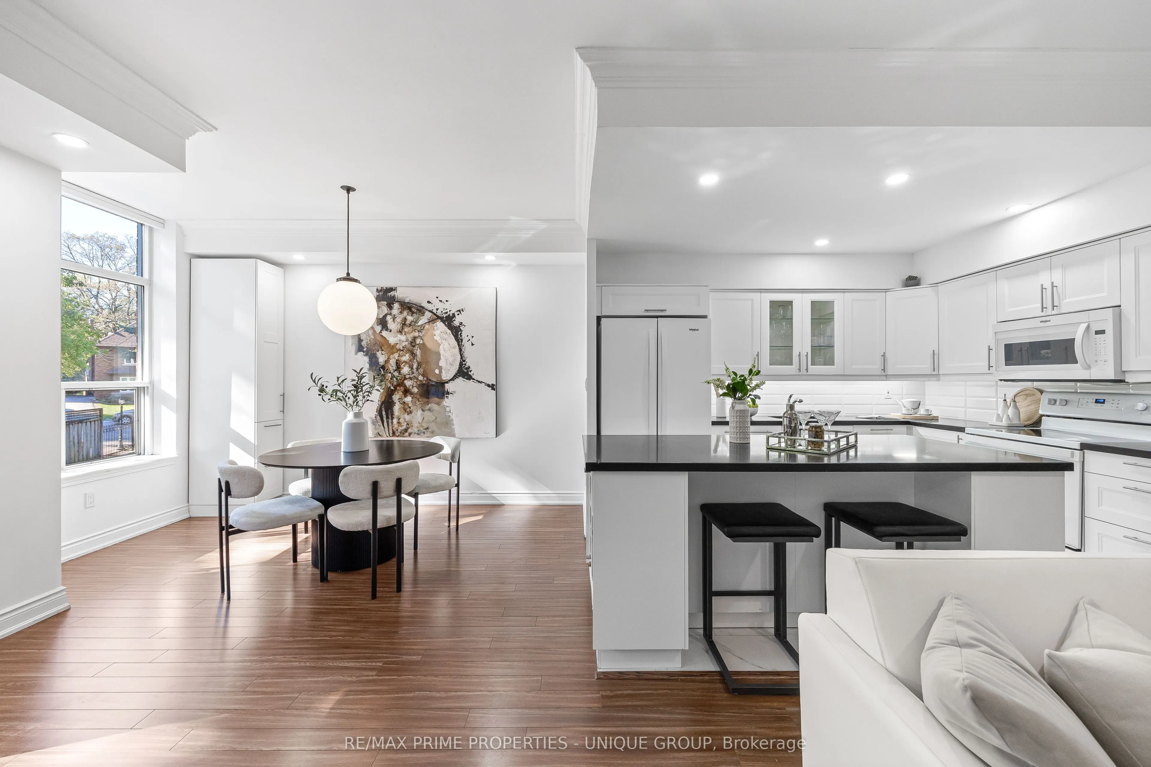 2511 Bloor Street W #202