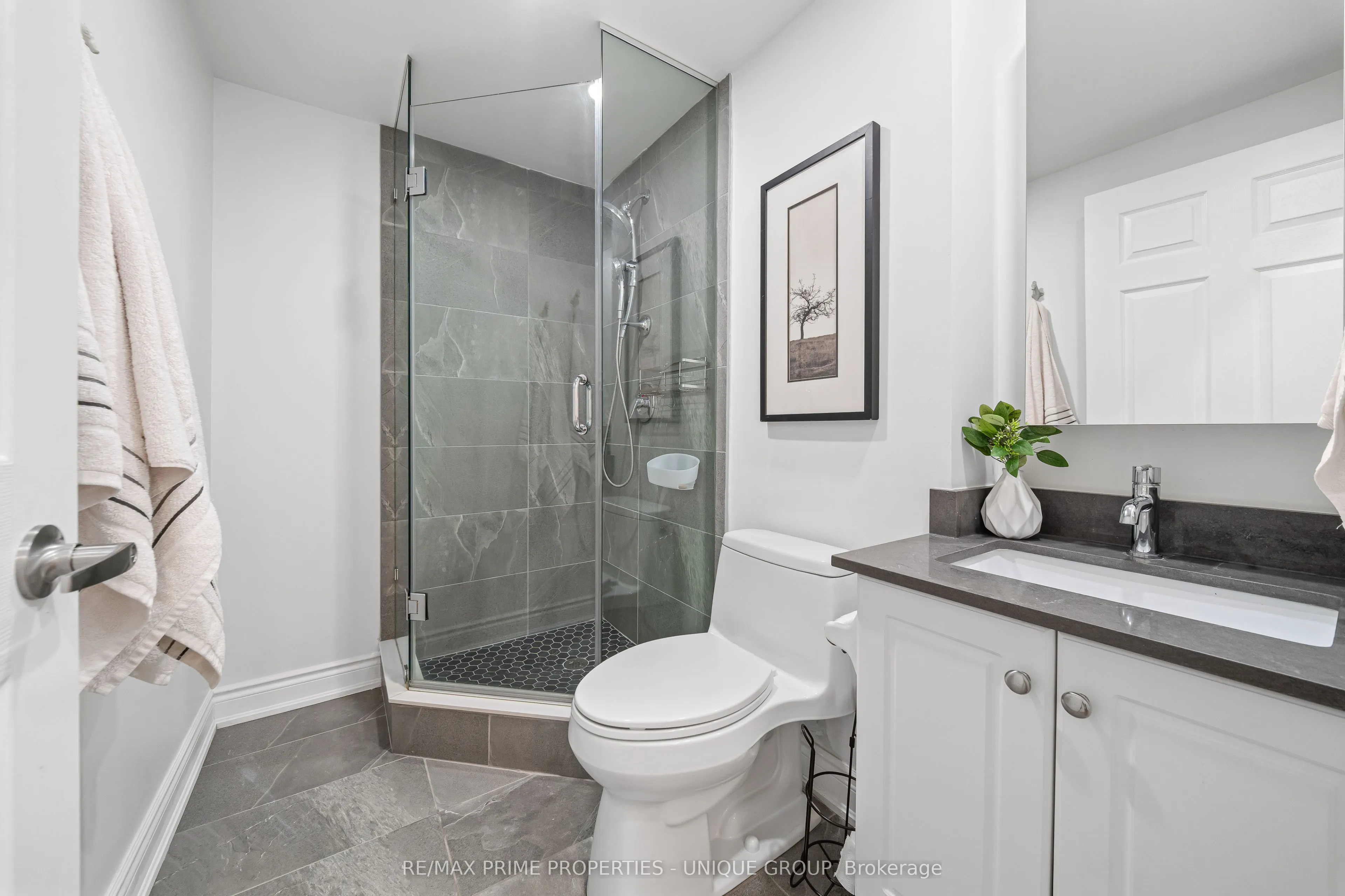 2511 Bloor Street W #202