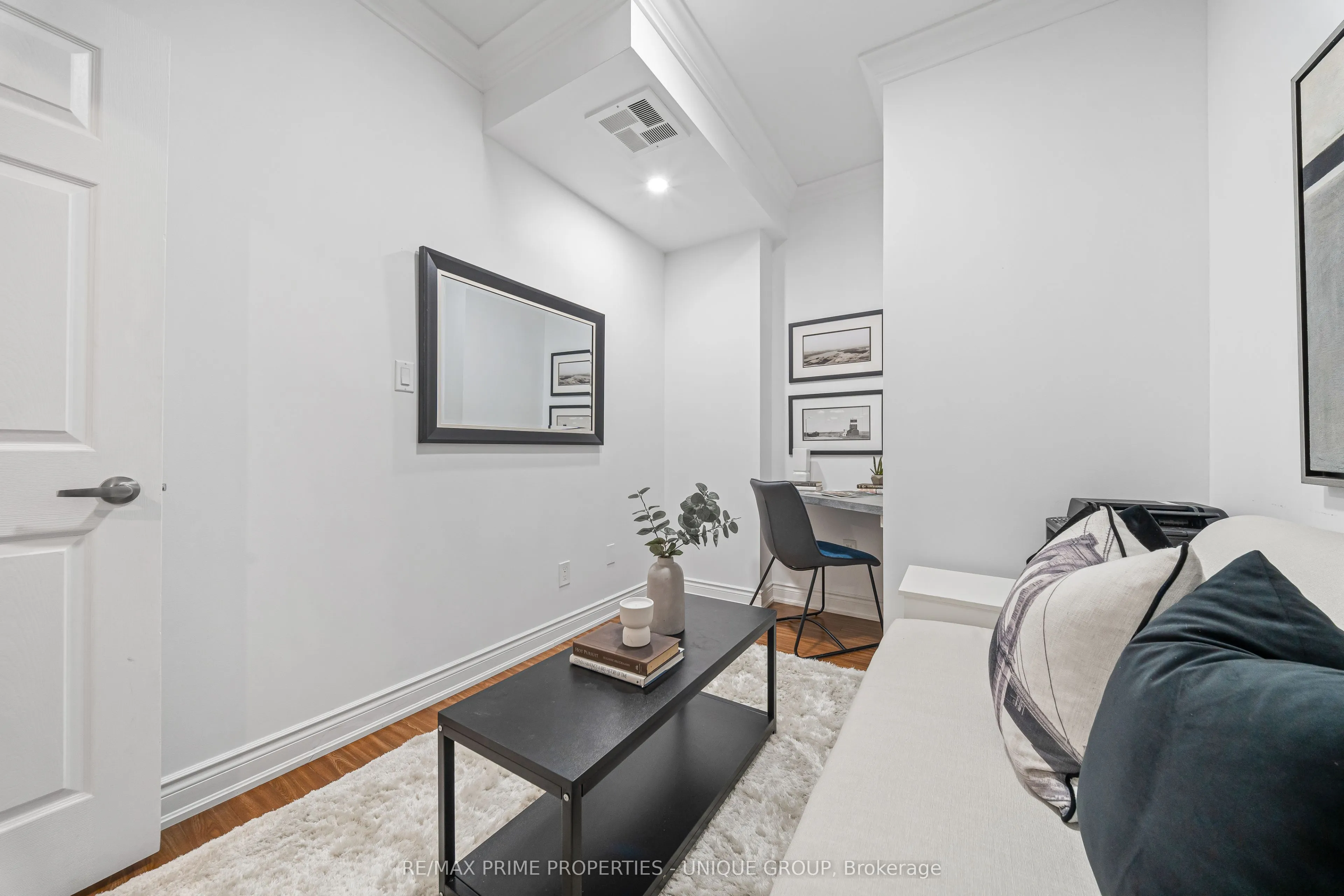 2511 Bloor Street W #202