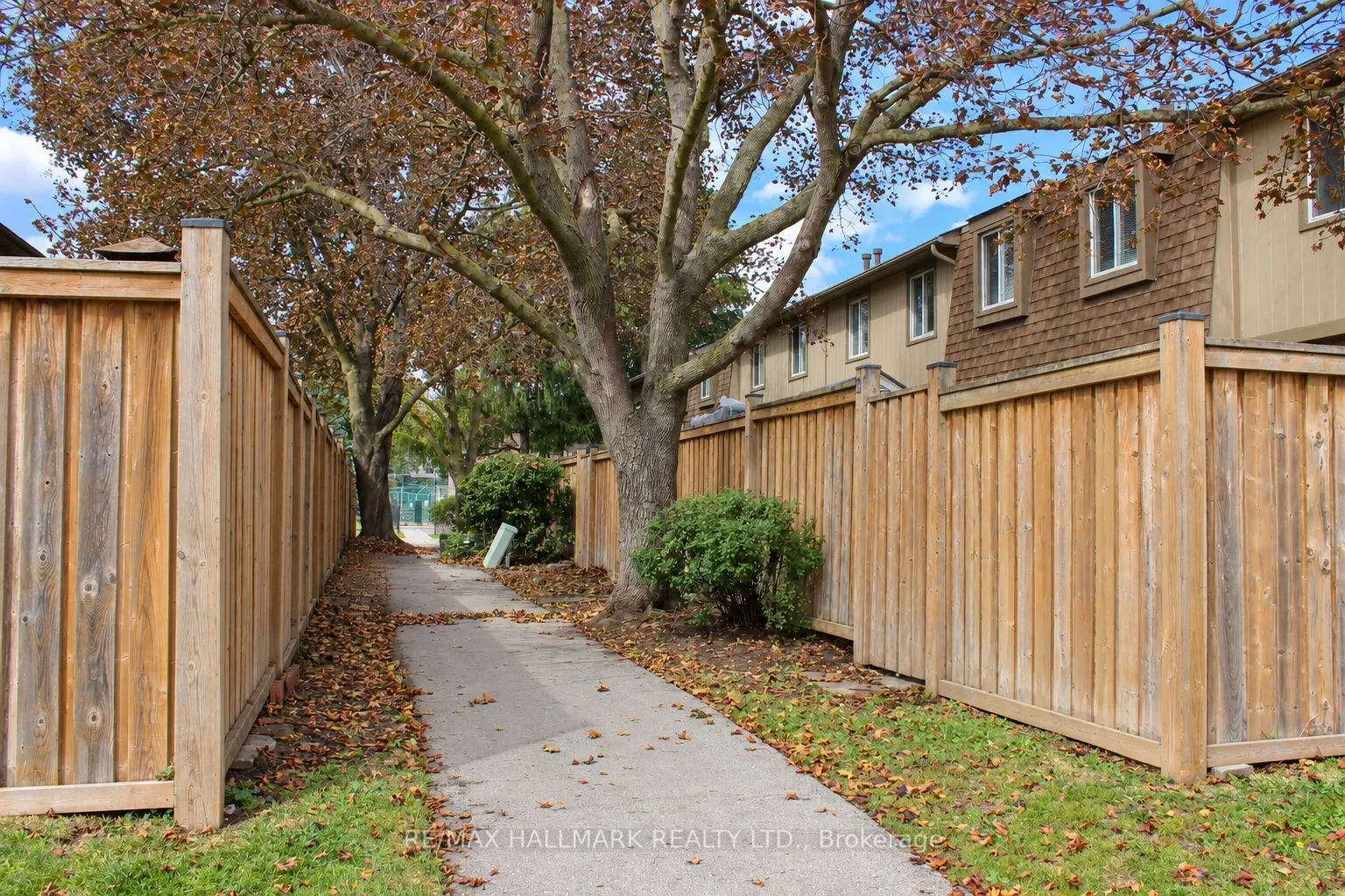 81 Hansen Road N #98