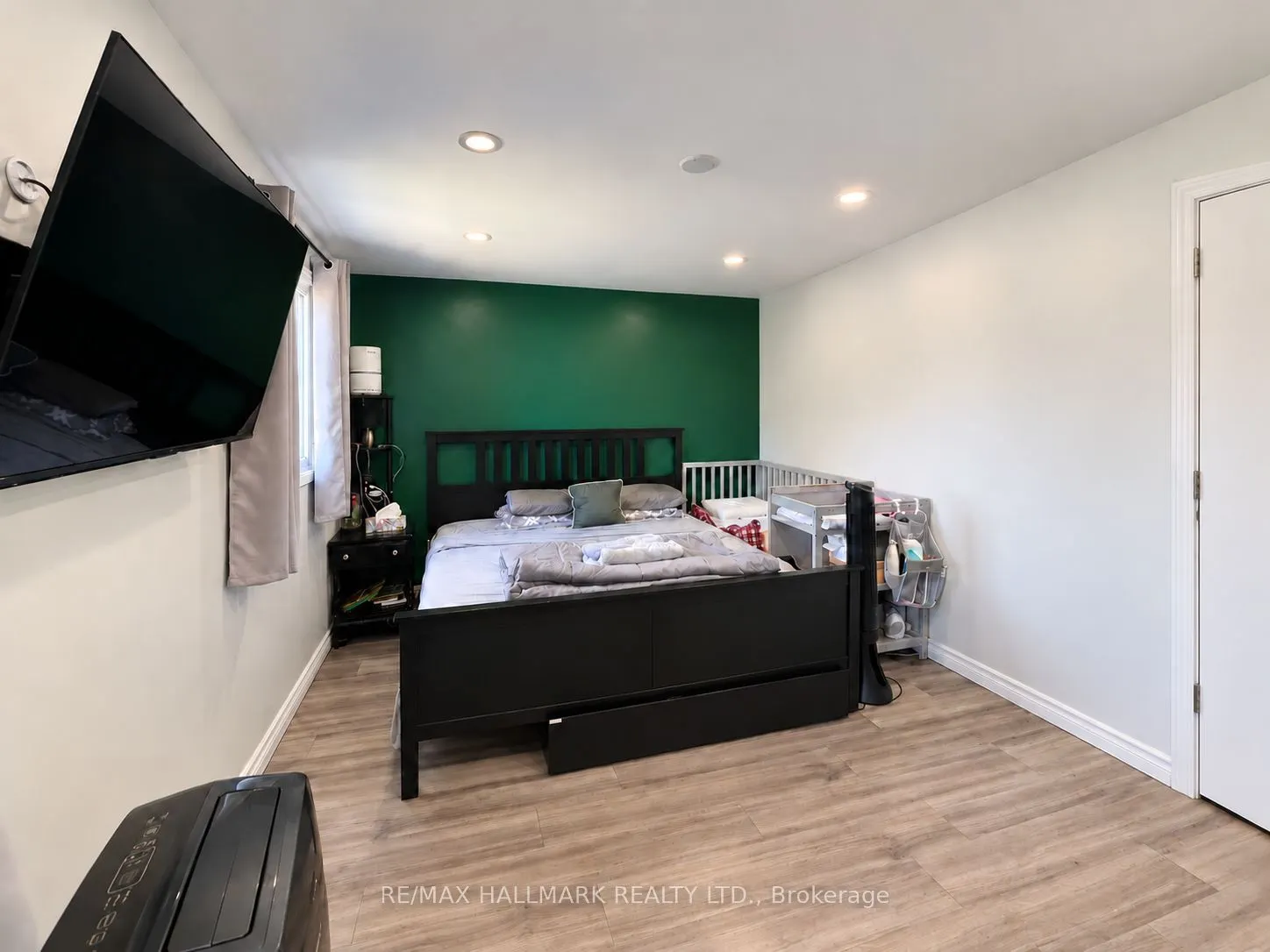 81 Hansen Road N #98
