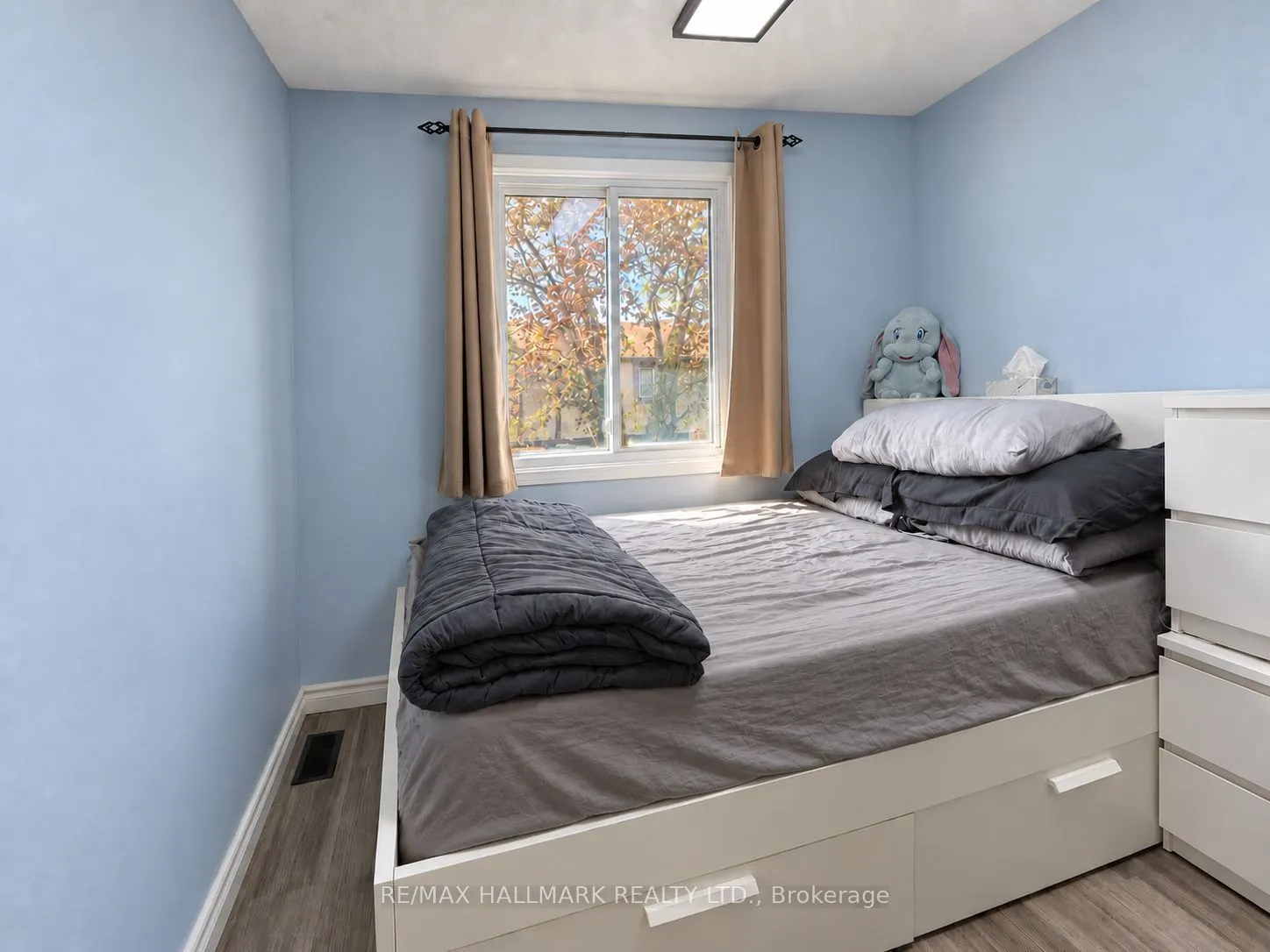 81 Hansen Road N #98