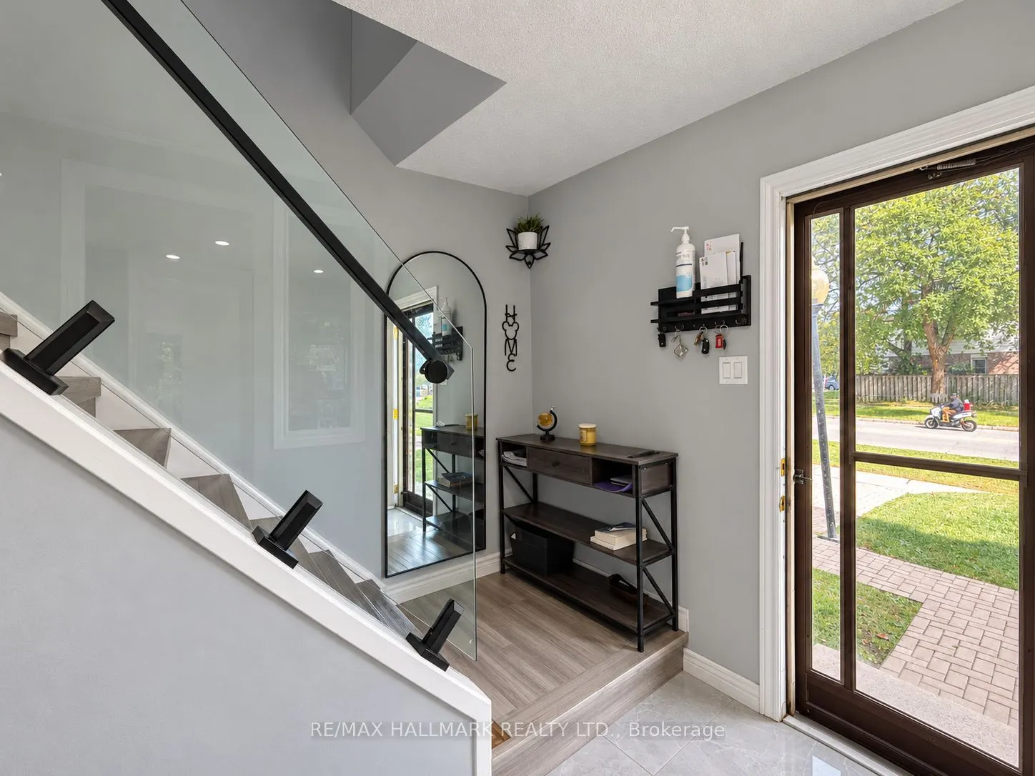 81 Hansen Road N #98