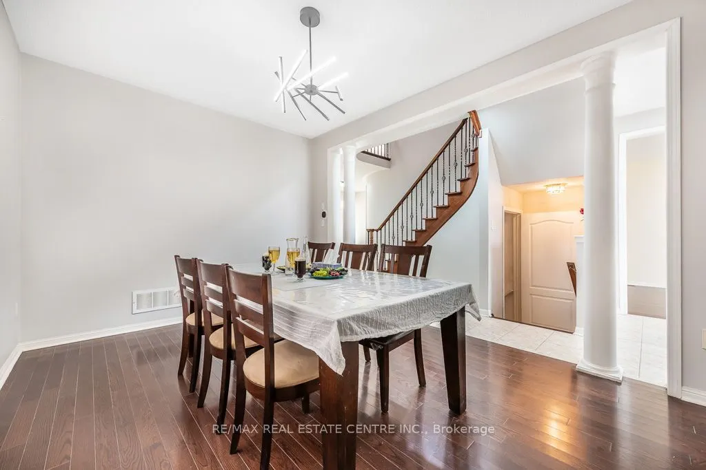 3696 Waterfall Crescent
