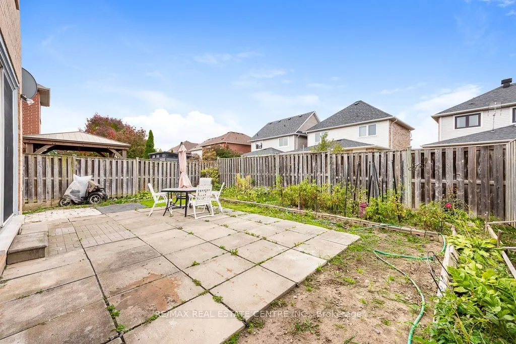 3696 Waterfall Crescent