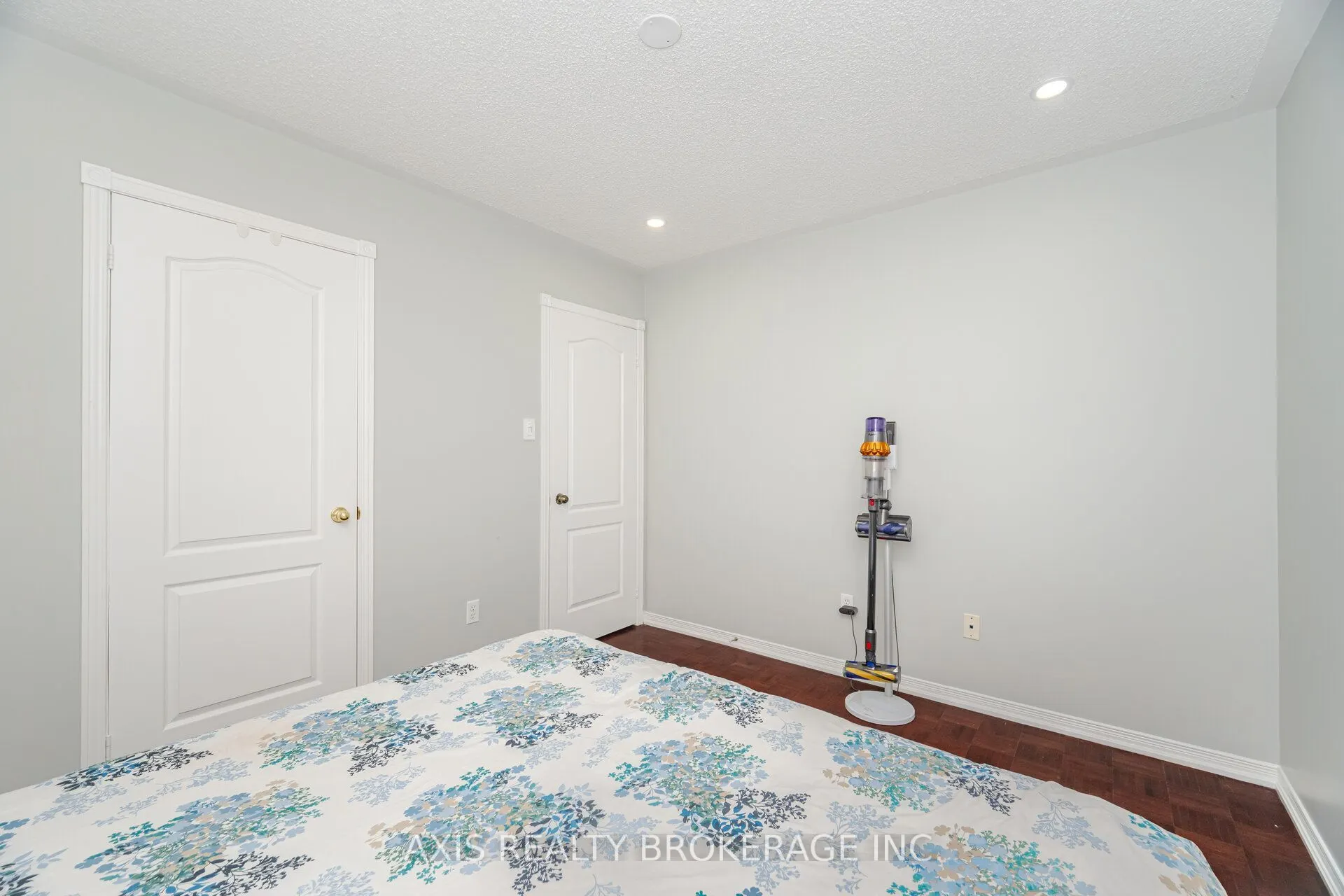 2 Queen Mary Drive