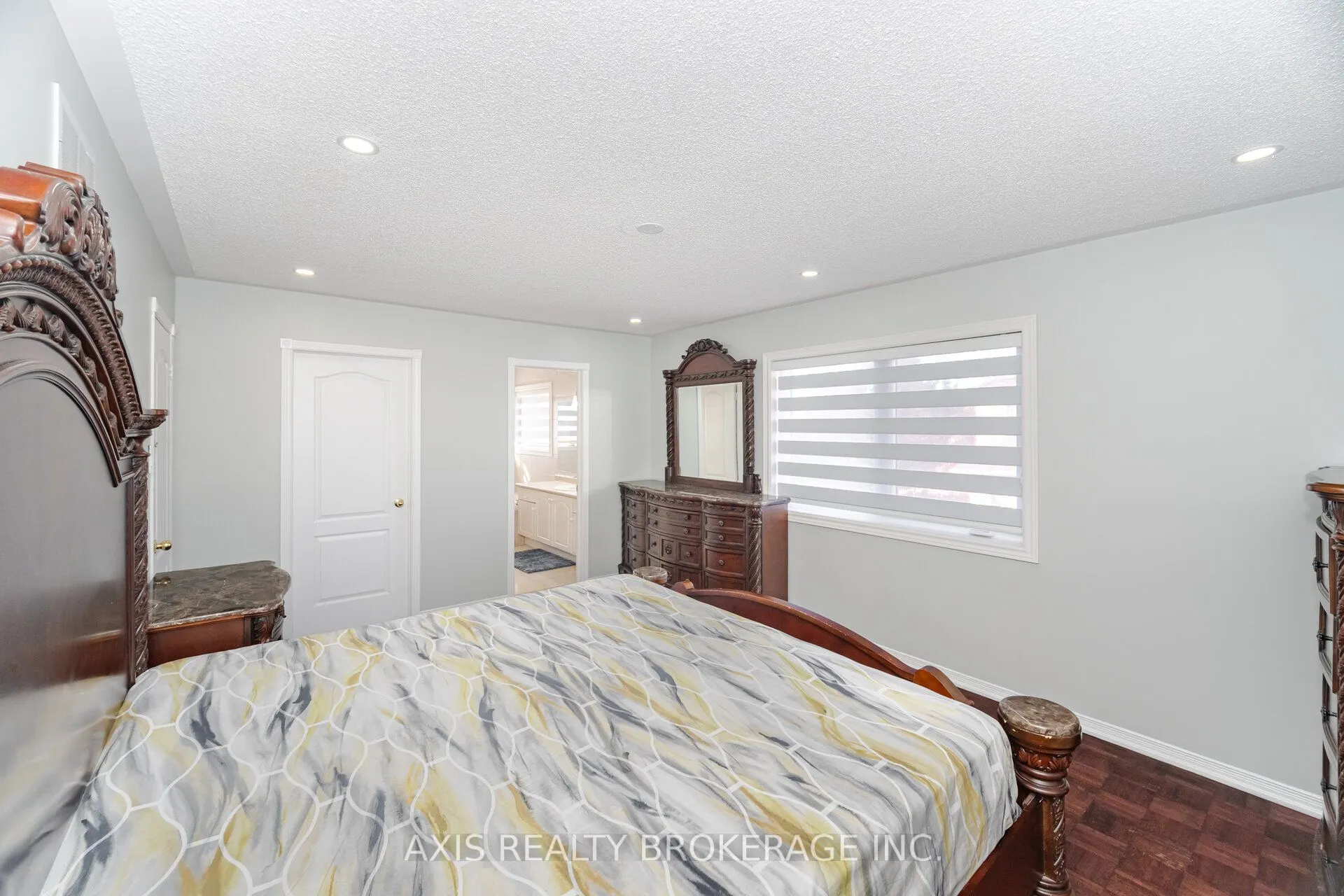 2 Queen Mary Drive