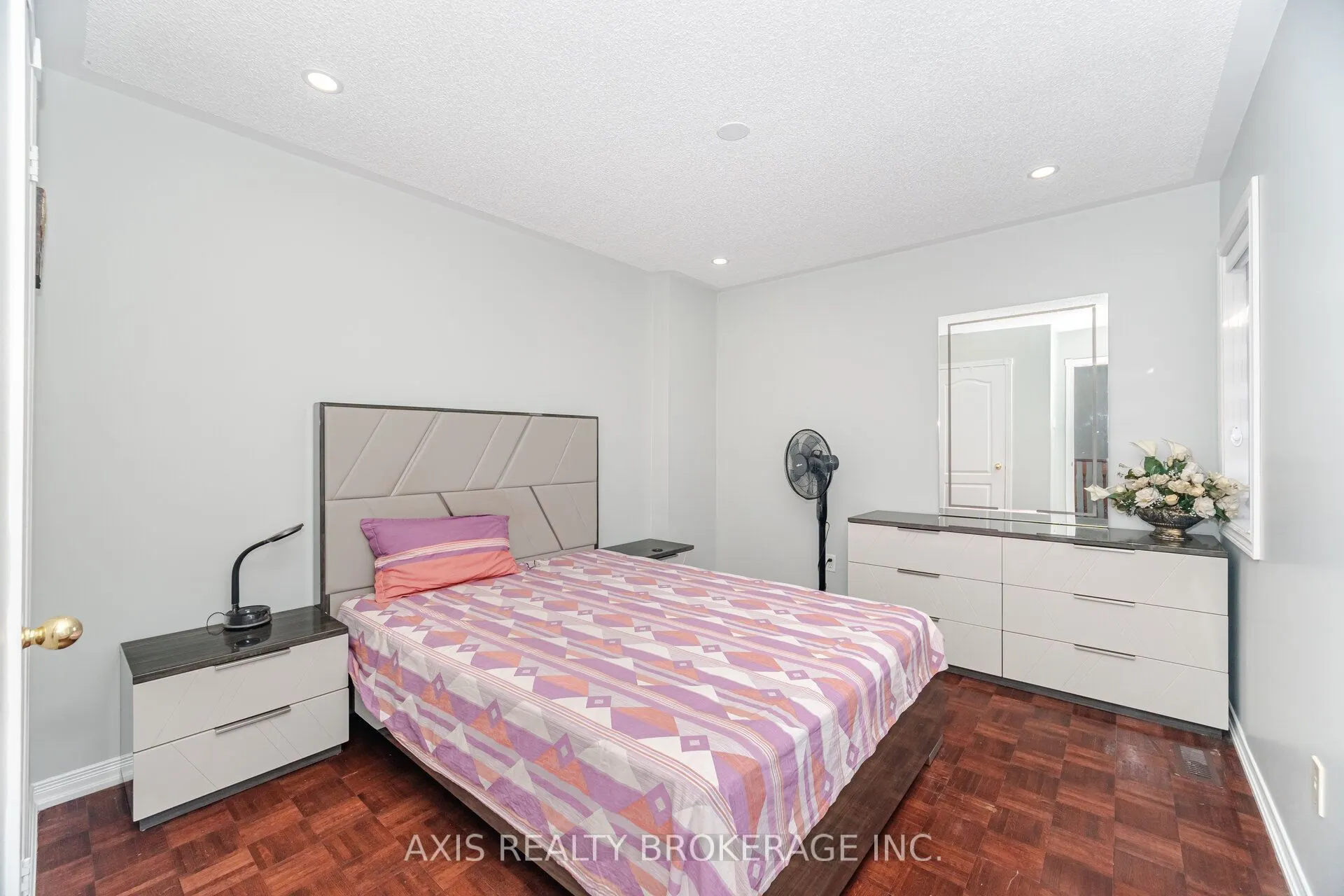 2 Queen Mary Drive