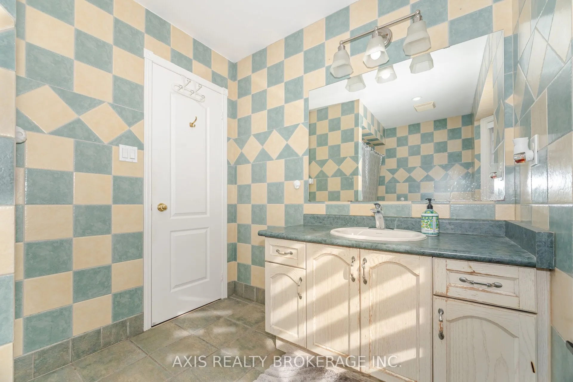 2 Queen Mary Drive