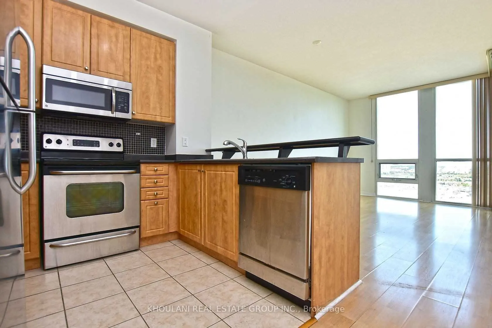 220 Burnhamthorpe Road #2201