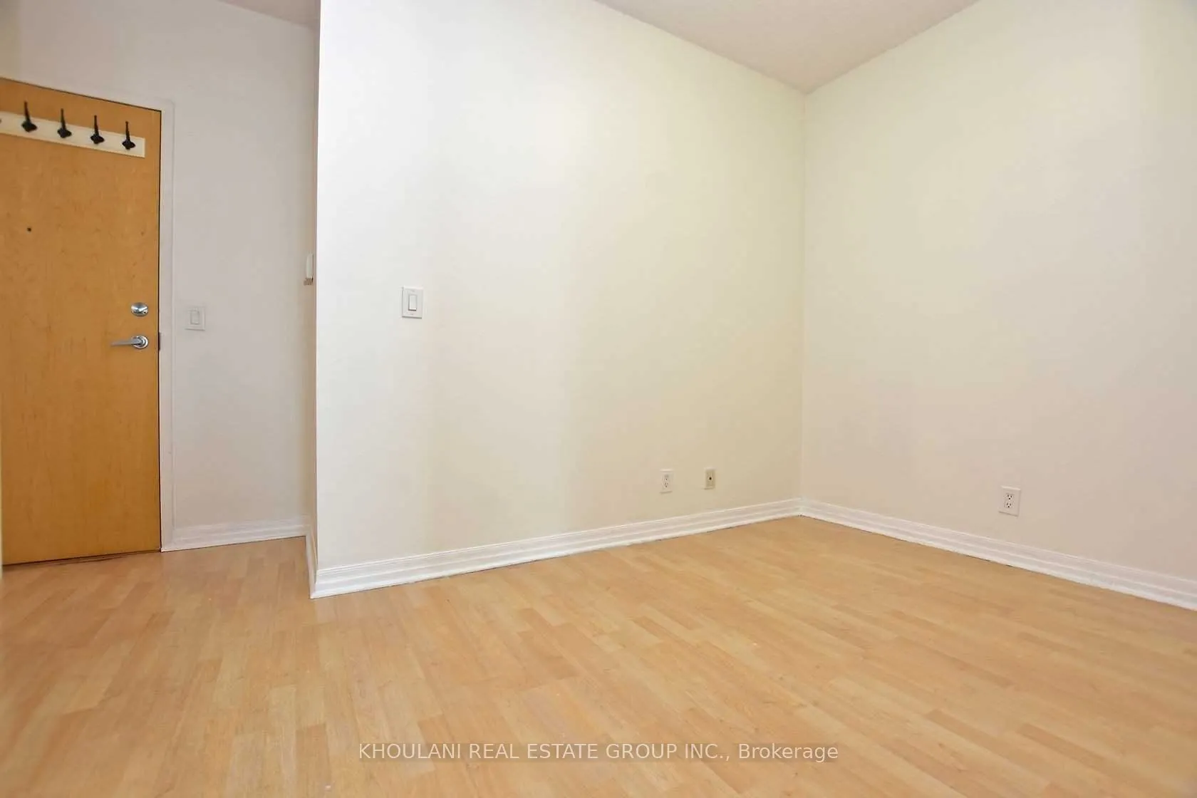 220 Burnhamthorpe Road #2201