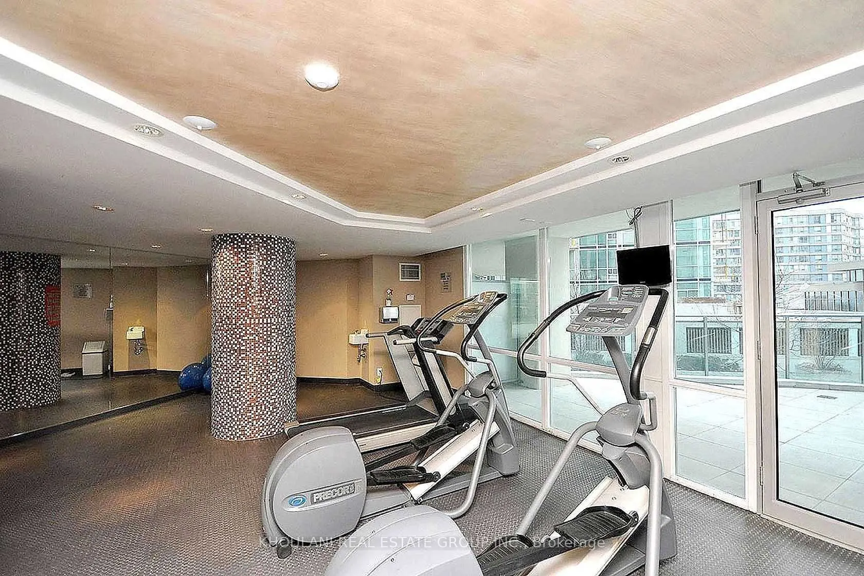 220 Burnhamthorpe Road #2201