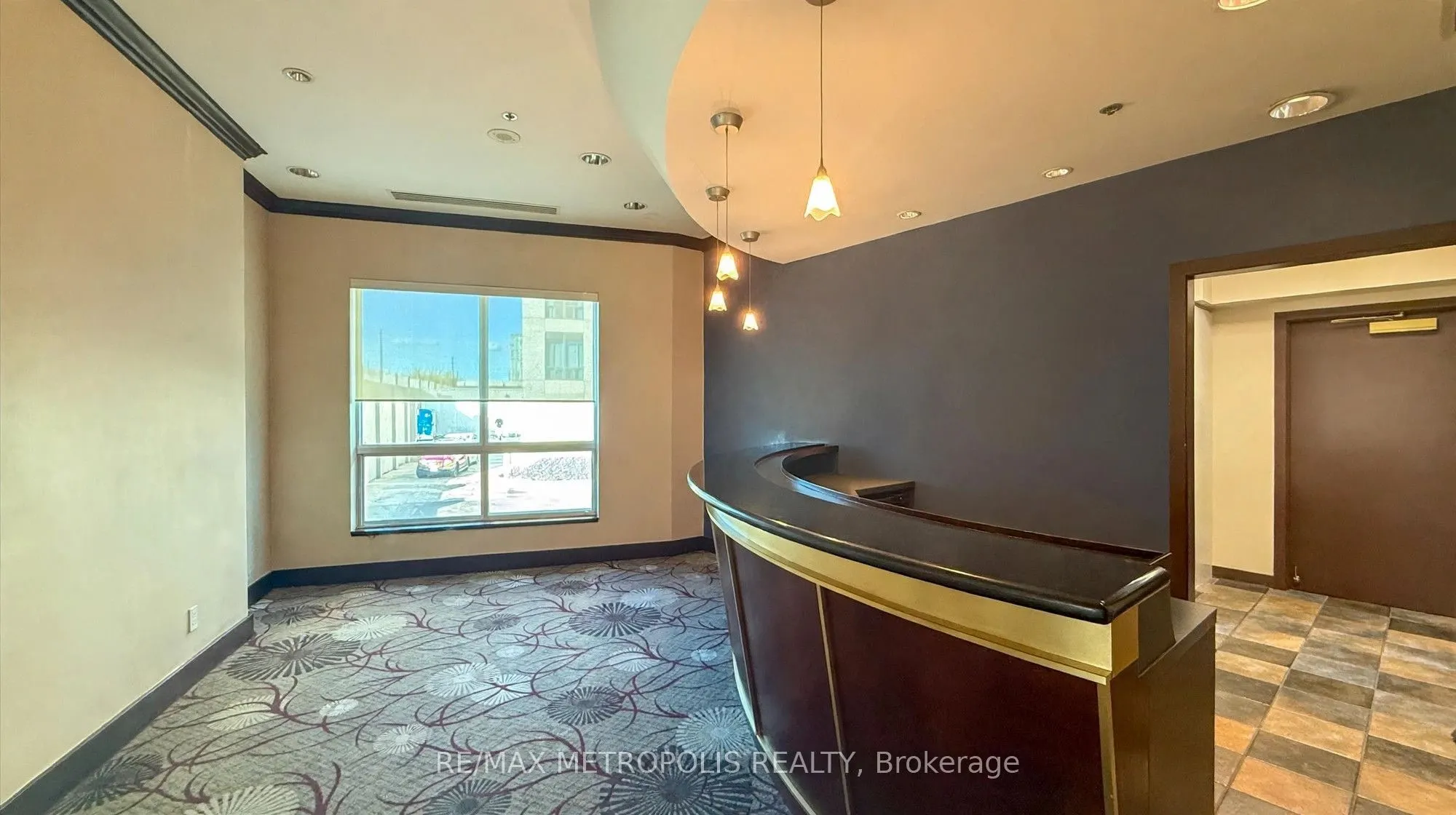 2111 Lake Shore Boulevard W #816