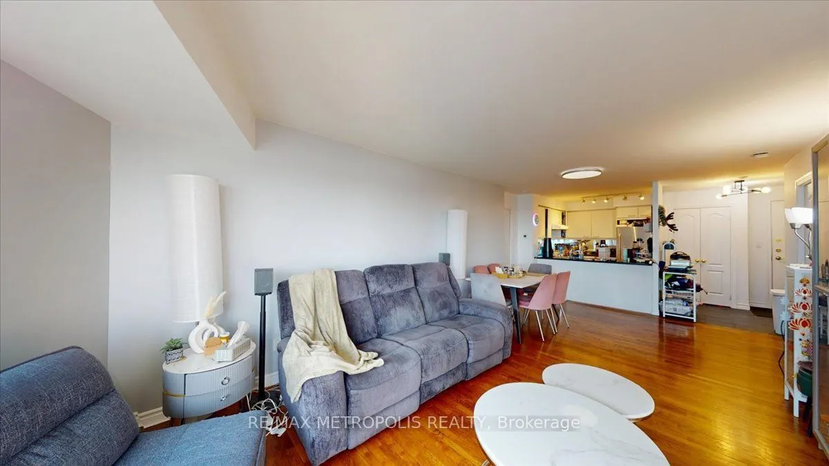 2111 Lake Shore Boulevard W #816