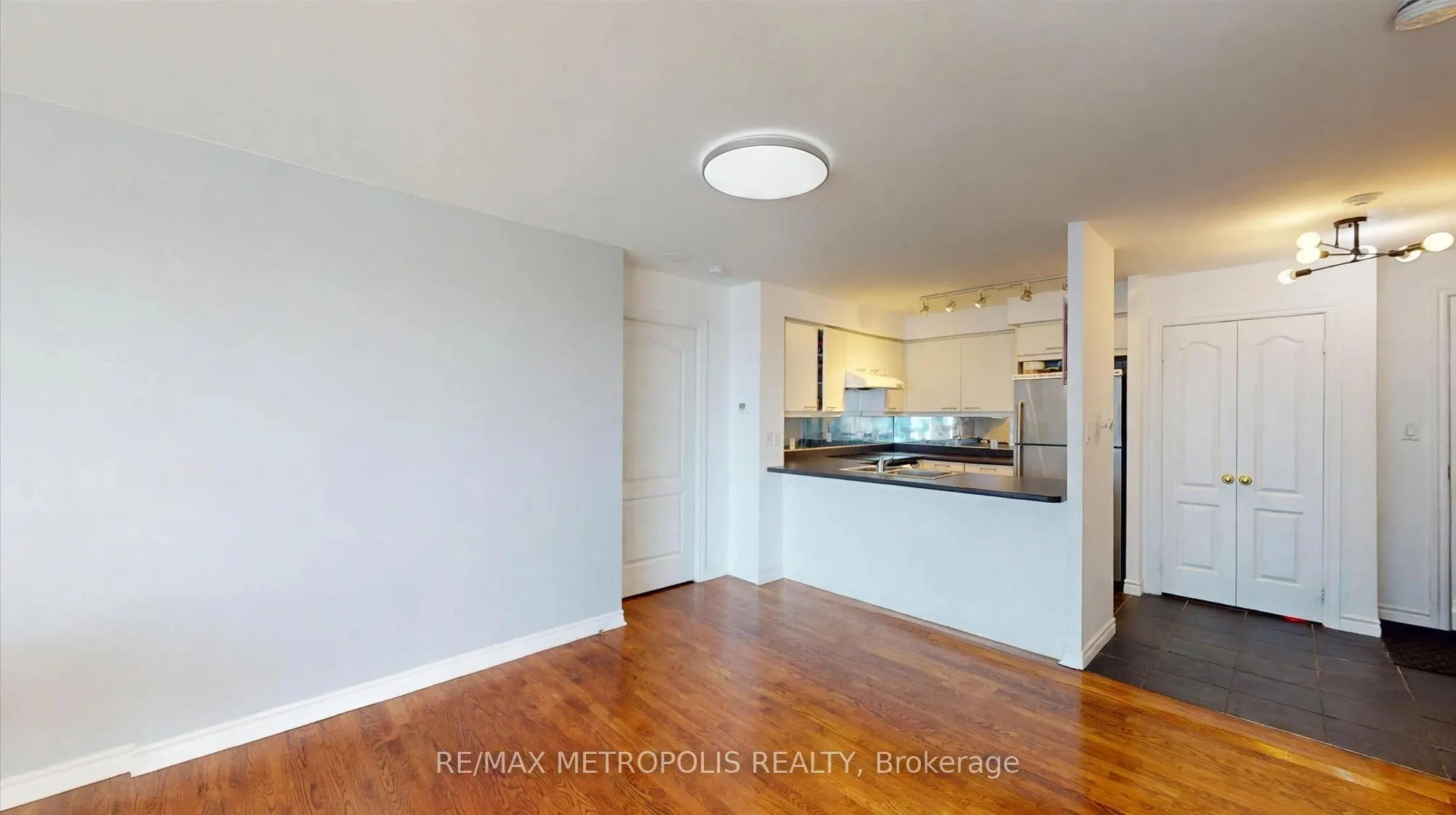 2111 Lake Shore Boulevard W #816