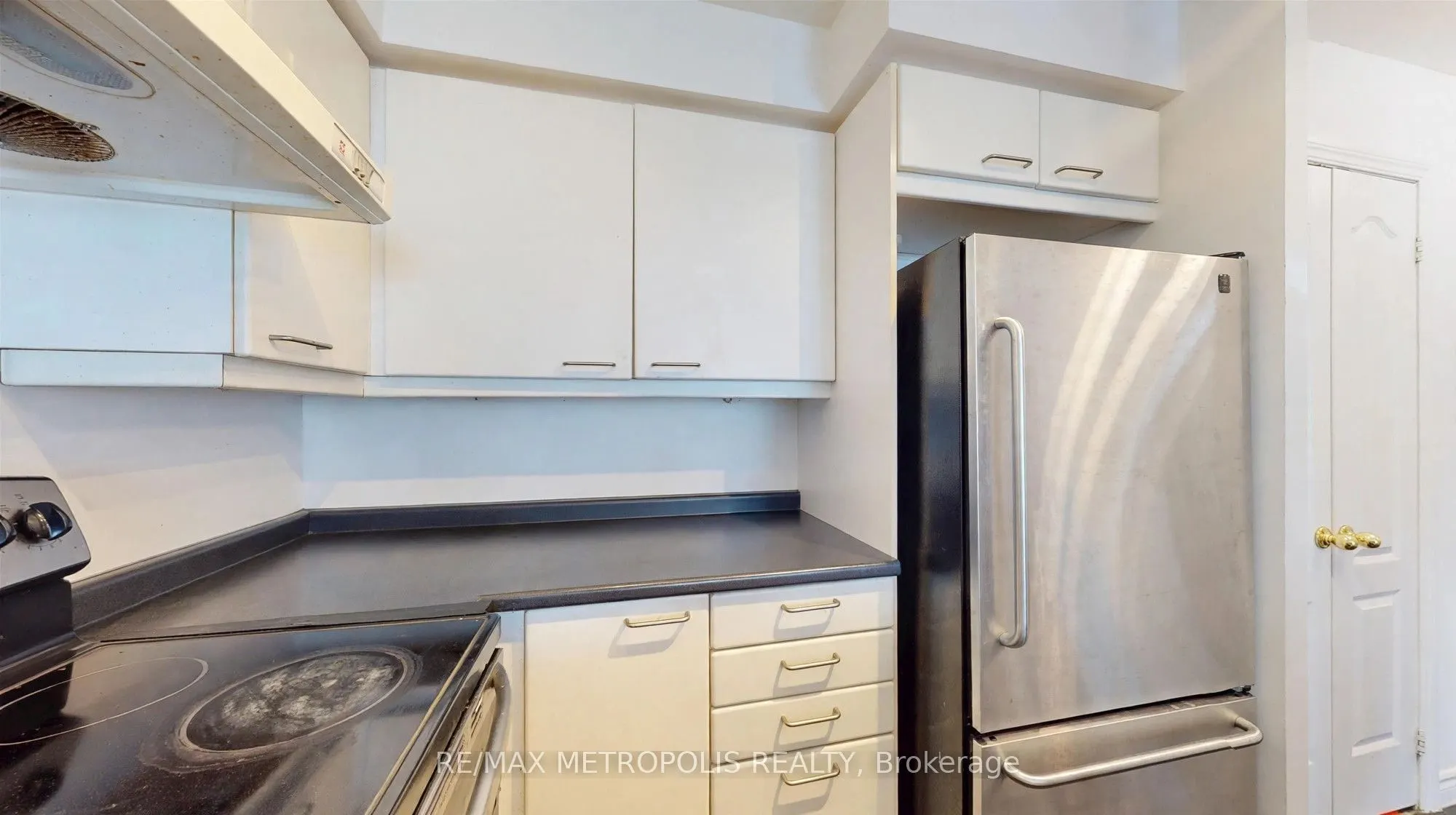 2111 Lake Shore Boulevard W #816
