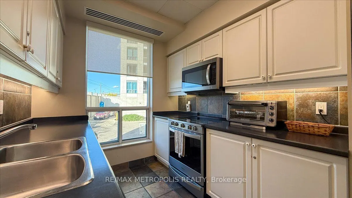 2111 Lake Shore Boulevard W #816