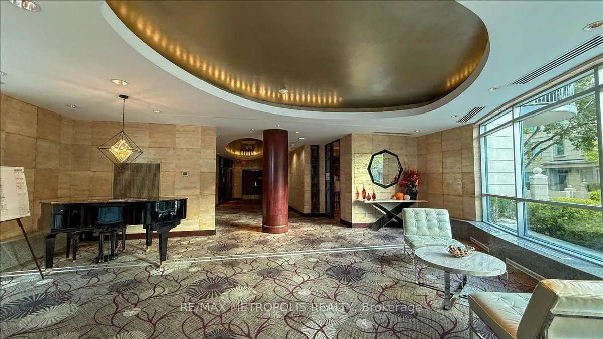 2111 Lake Shore Boulevard W #816