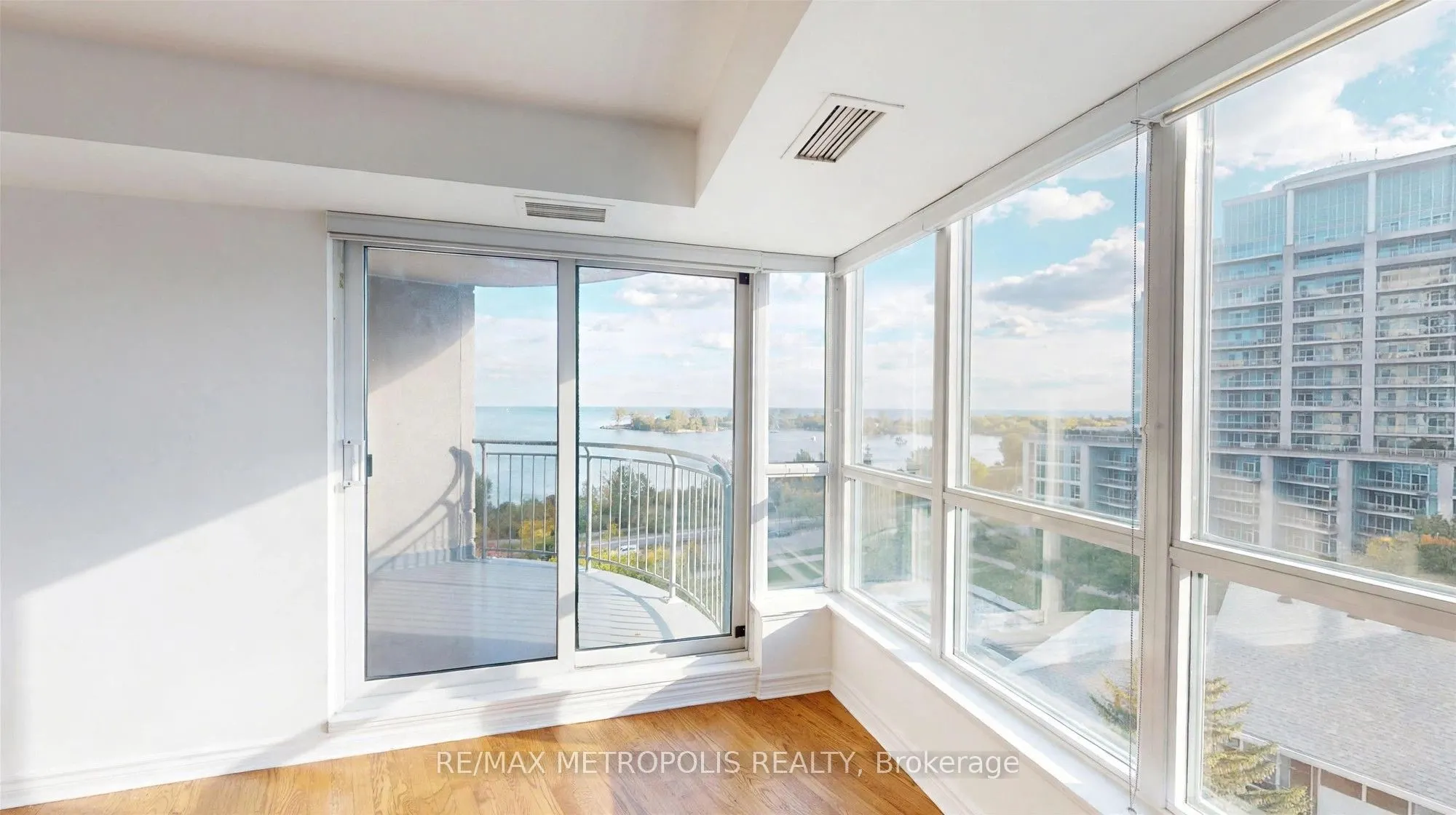 2111 Lake Shore Boulevard W #816