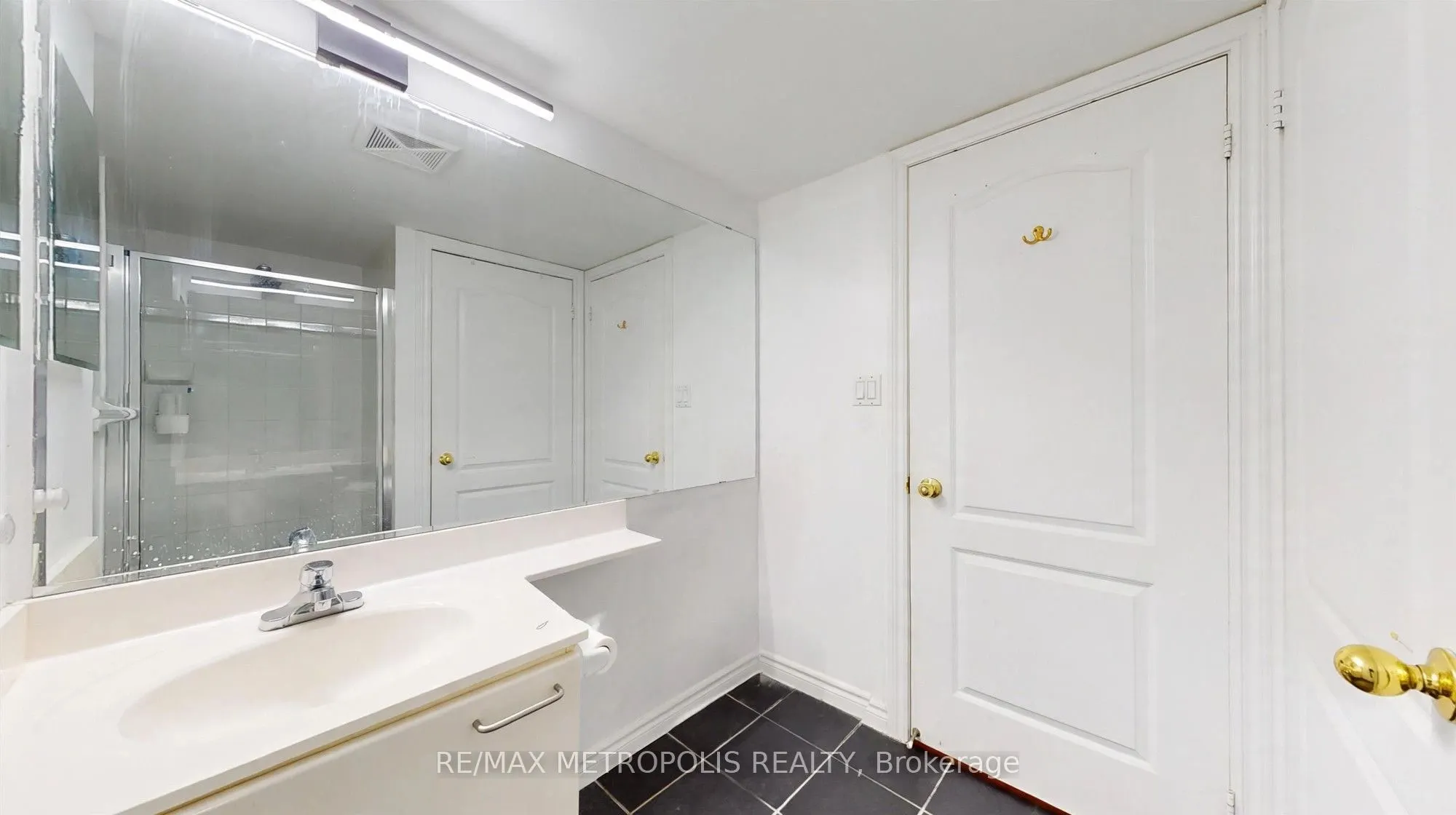 2111 Lake Shore Boulevard W #816