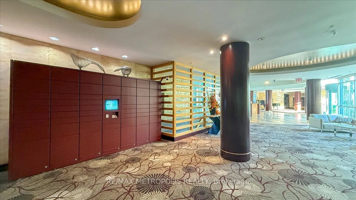2111 Lake Shore Boulevard W #816