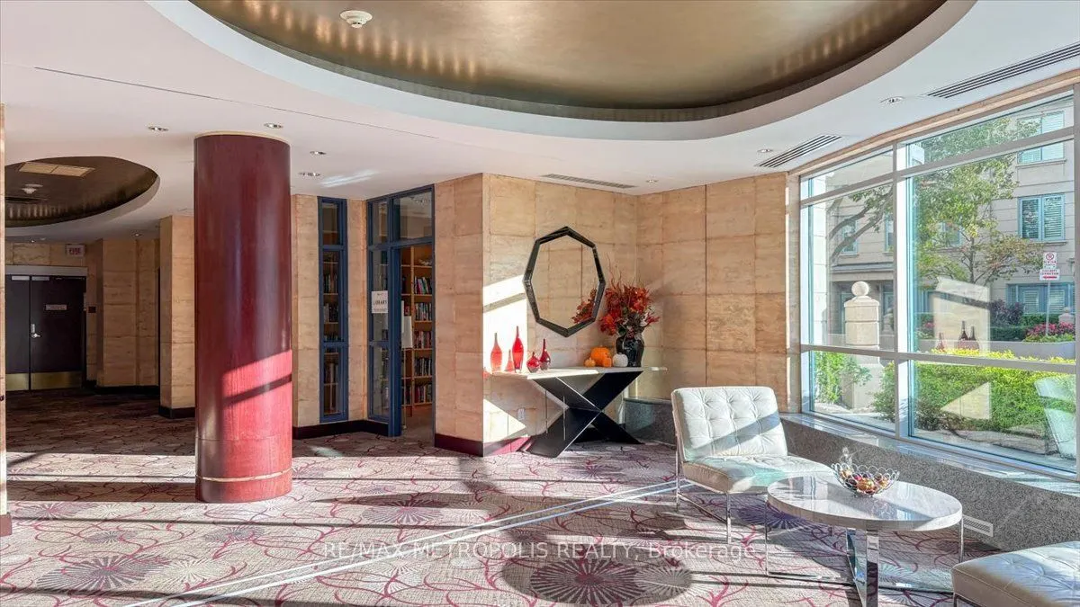 2111 Lake Shore Boulevard W #816