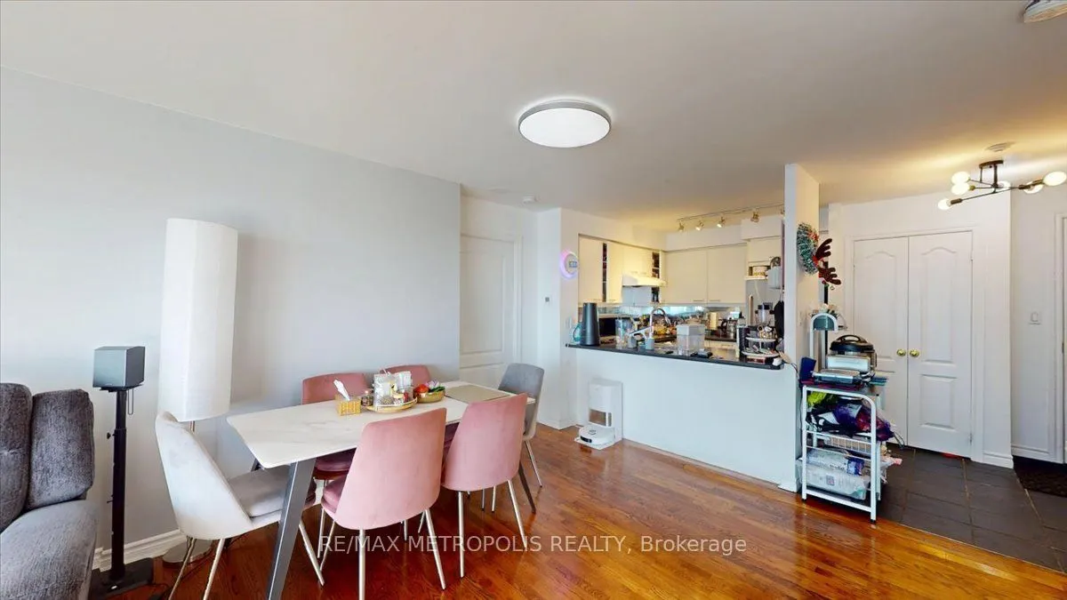 2111 Lake Shore Boulevard W #816