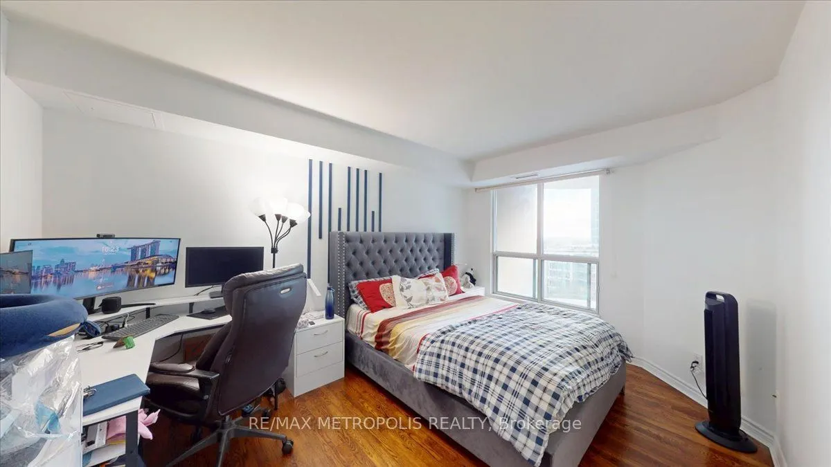 2111 Lake Shore Boulevard W #816