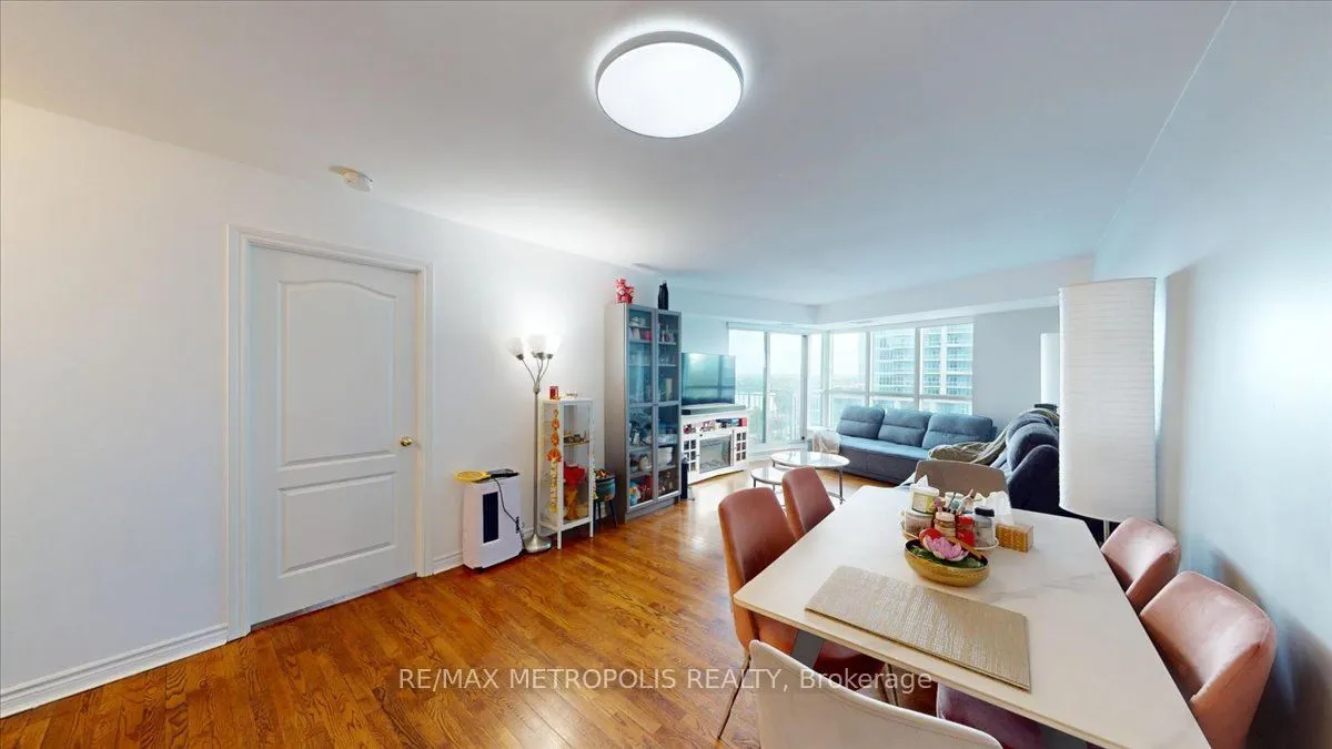 2111 Lake Shore Boulevard W #816