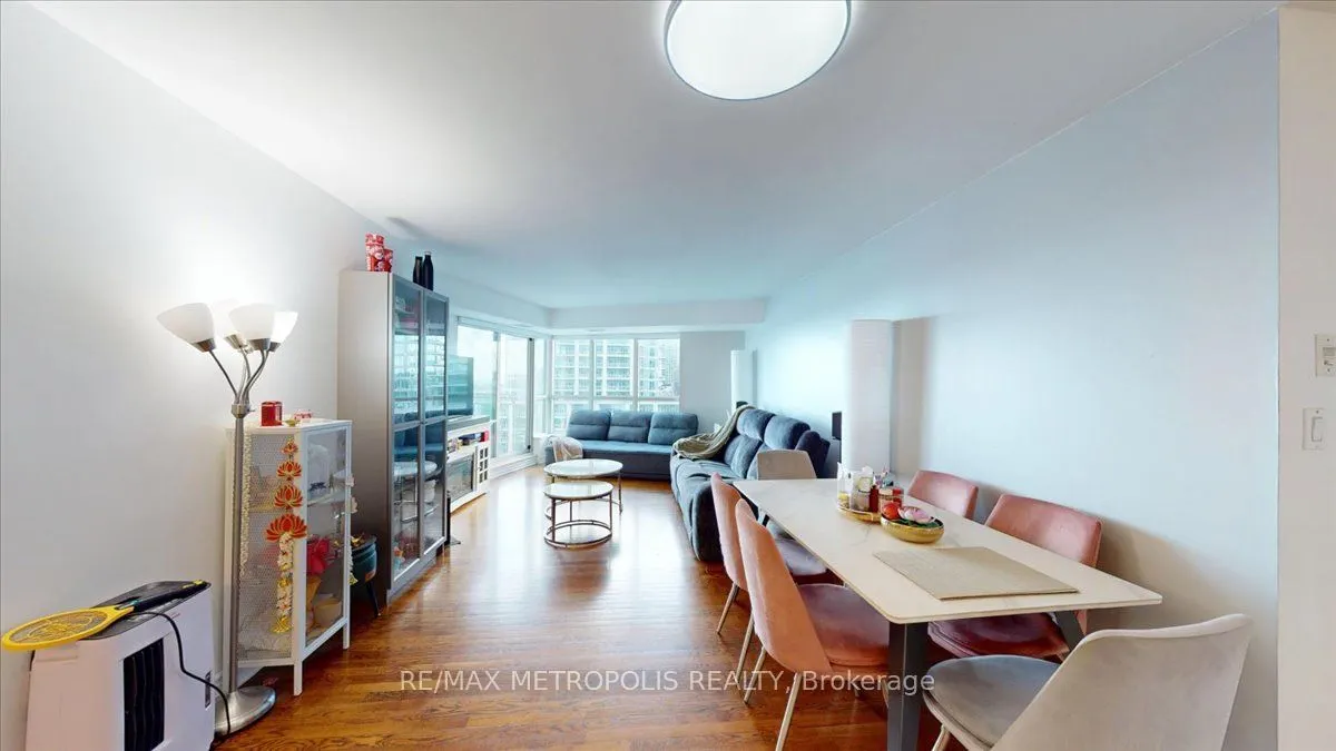 2111 Lake Shore Boulevard W #816