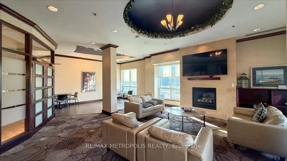 2111 Lake Shore Boulevard W #816