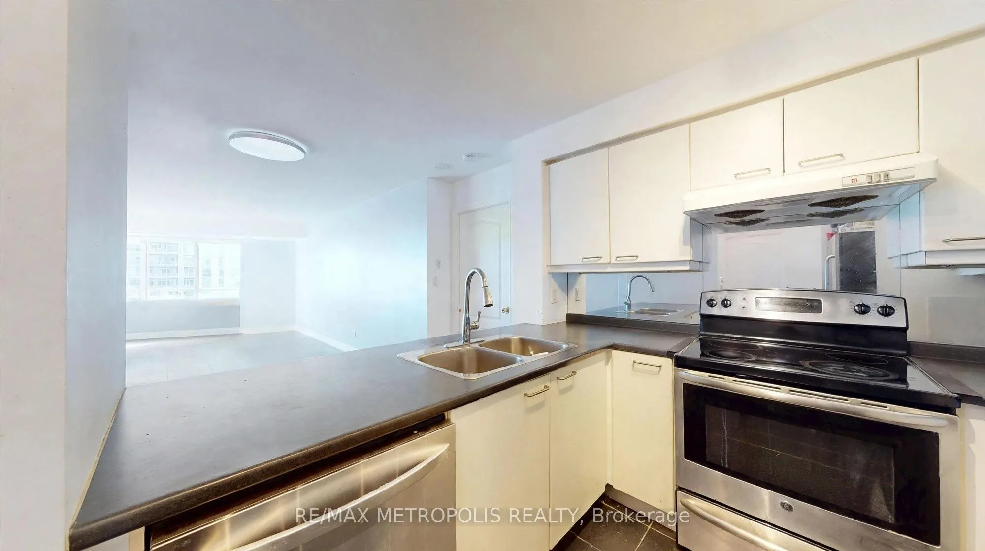 2111 Lake Shore Boulevard W #816
