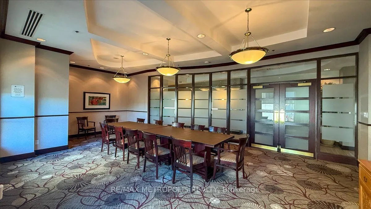 2111 Lake Shore Boulevard W #816