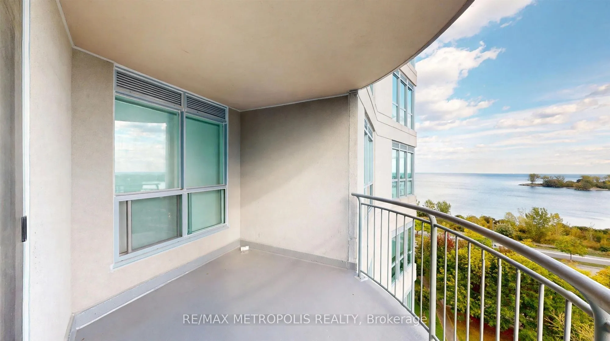 2111 Lake Shore Boulevard W #816