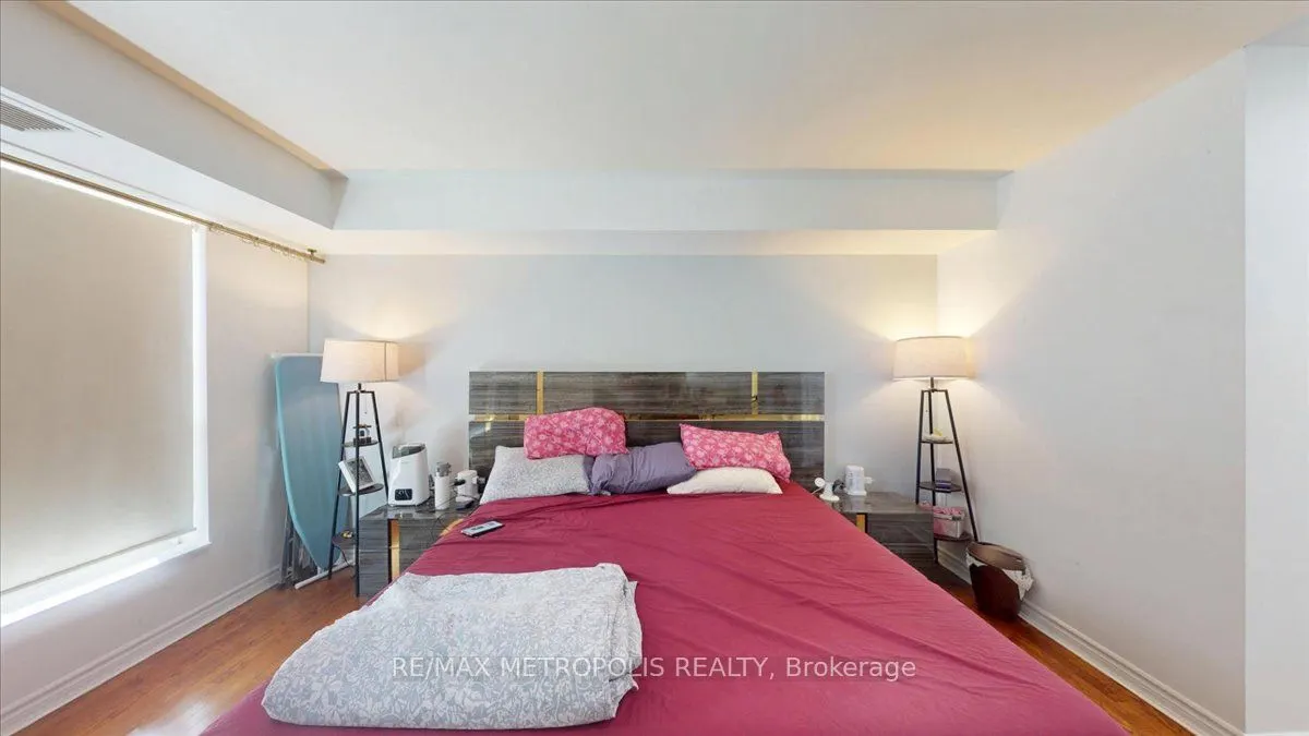2111 Lake Shore Boulevard W #816