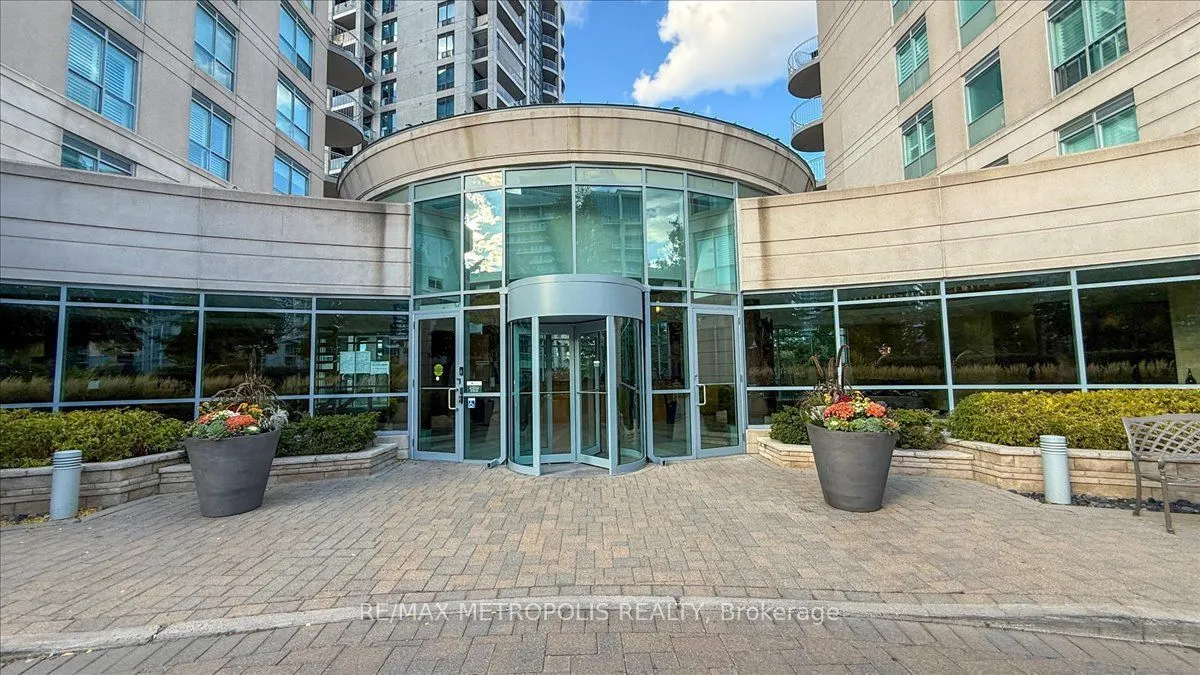 2111 Lake Shore Boulevard W #816