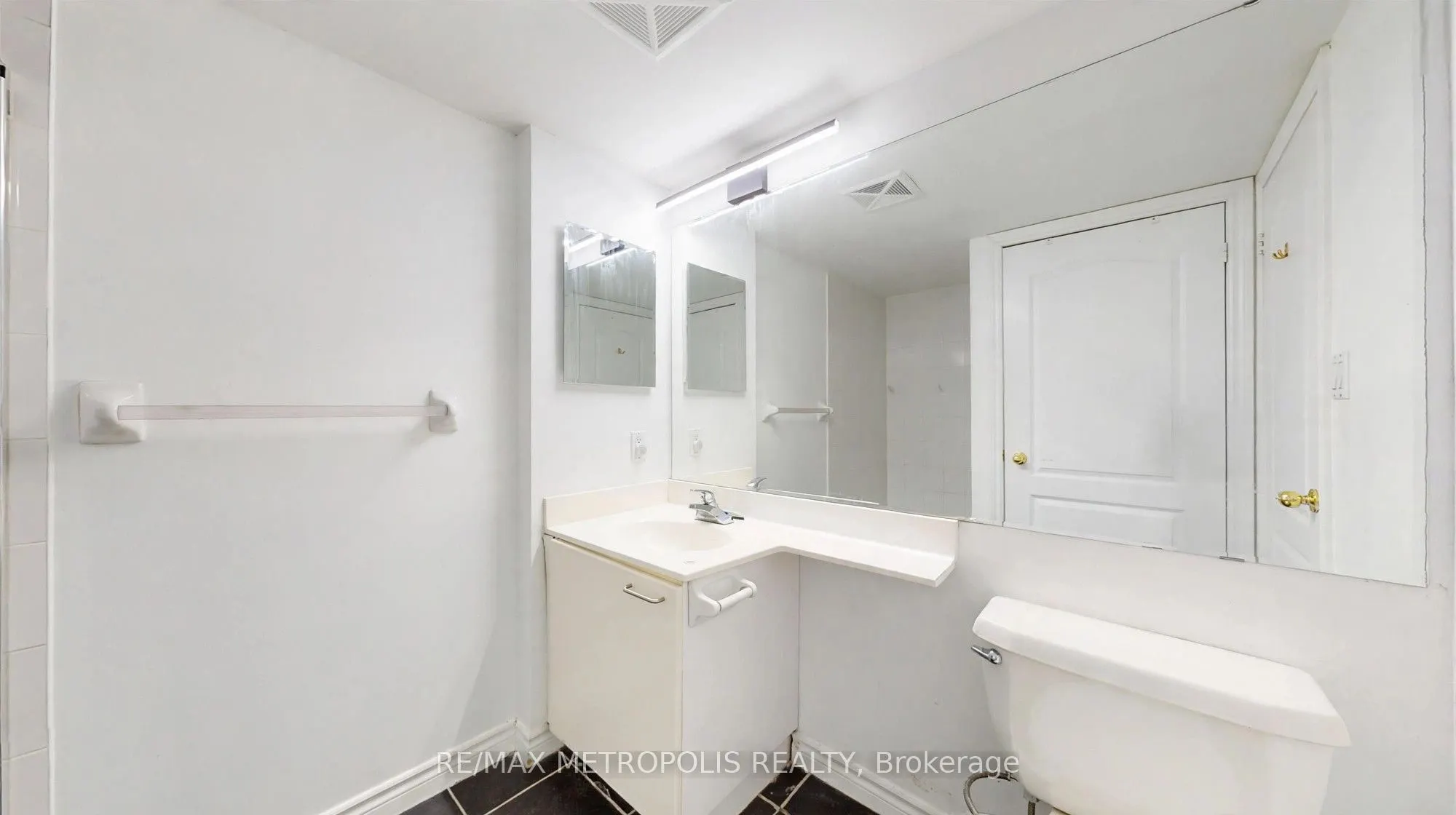 2111 Lake Shore Boulevard W #816