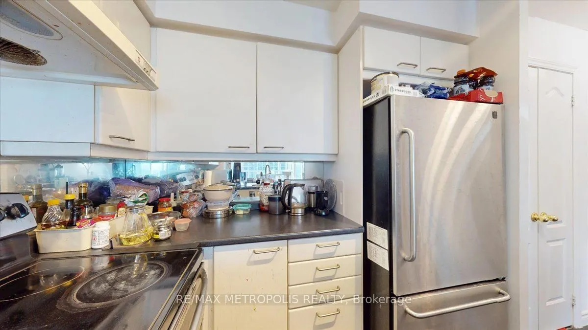 2111 Lake Shore Boulevard W #816