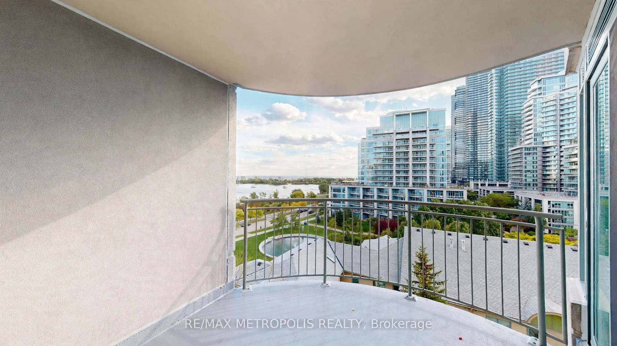 2111 Lake Shore Boulevard W #816