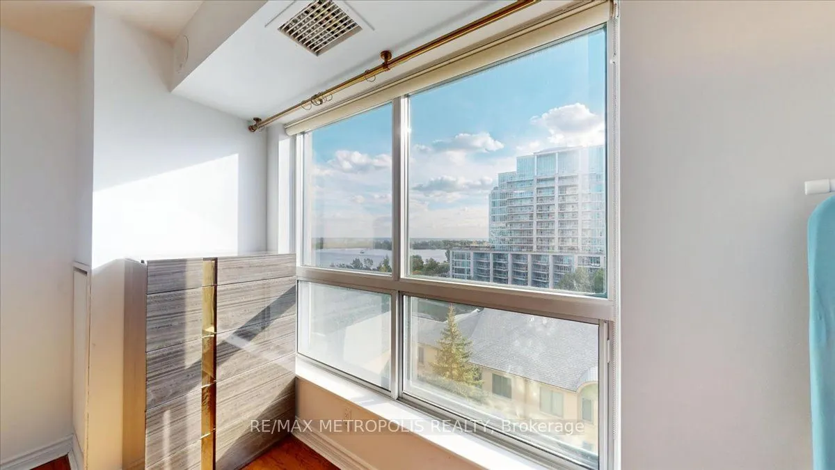 2111 Lake Shore Boulevard W #816
