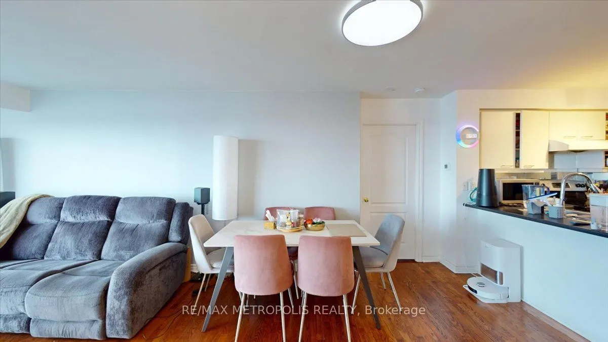 2111 Lake Shore Boulevard W #816