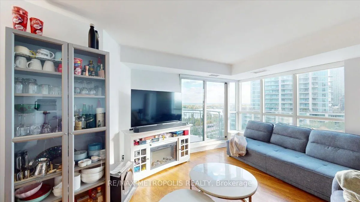 2111 Lake Shore Boulevard W #816
