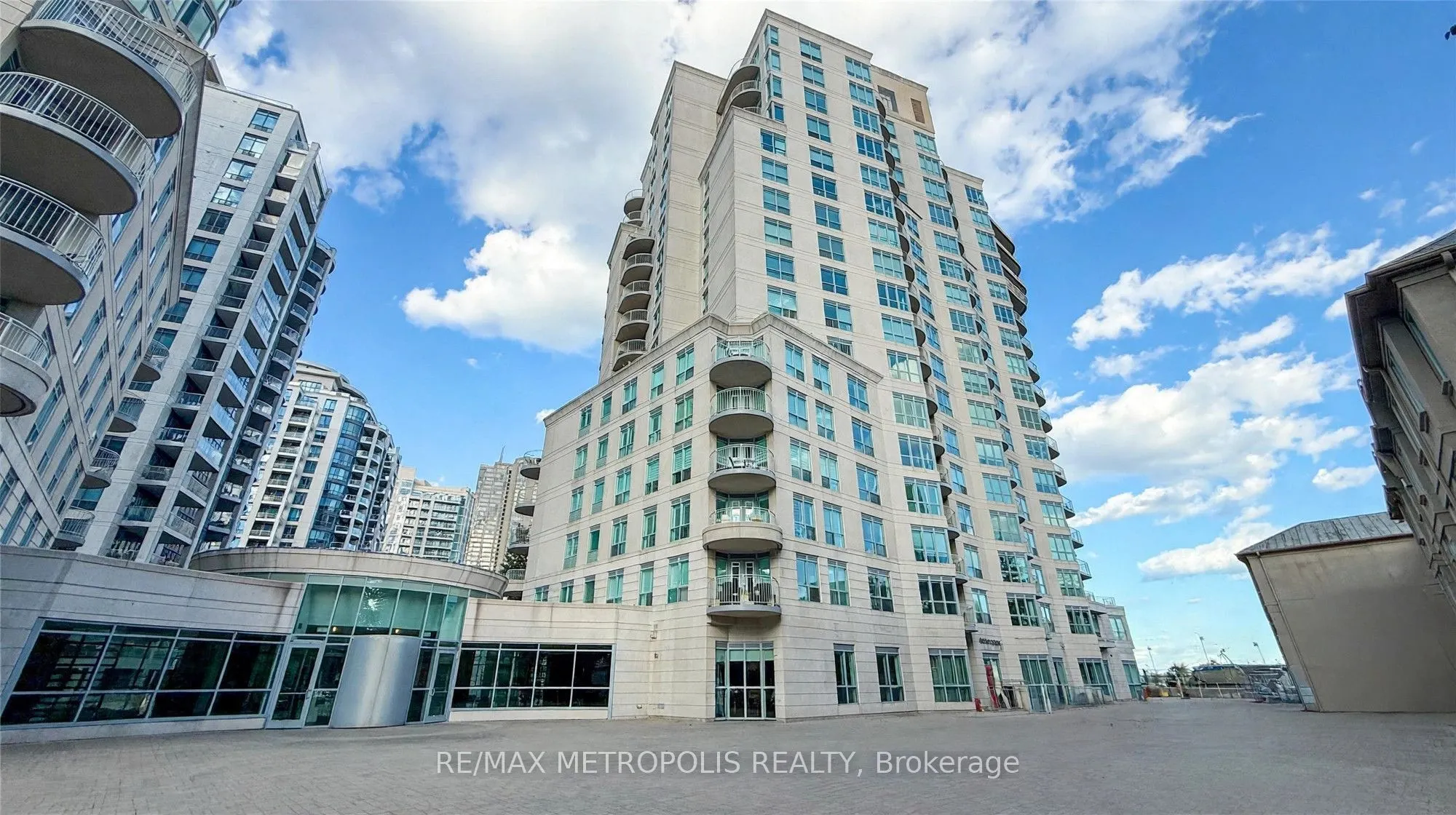 2111 Lake Shore Boulevard W #816